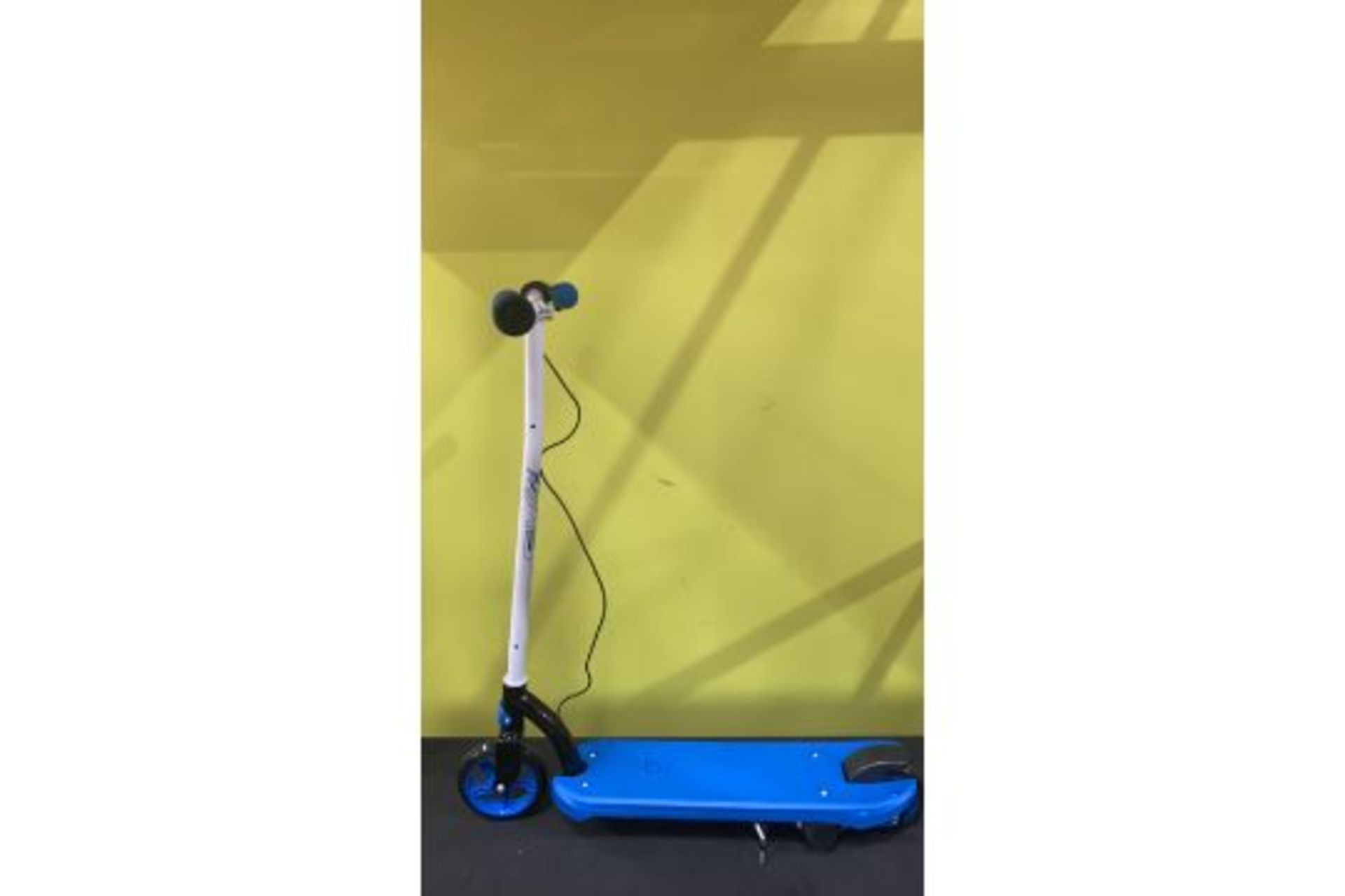 EVO ELECTRIC BLUE SCOOTER - Image 2 of 4