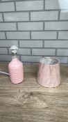 RIBBED TABLE LAMP 26CM PINK