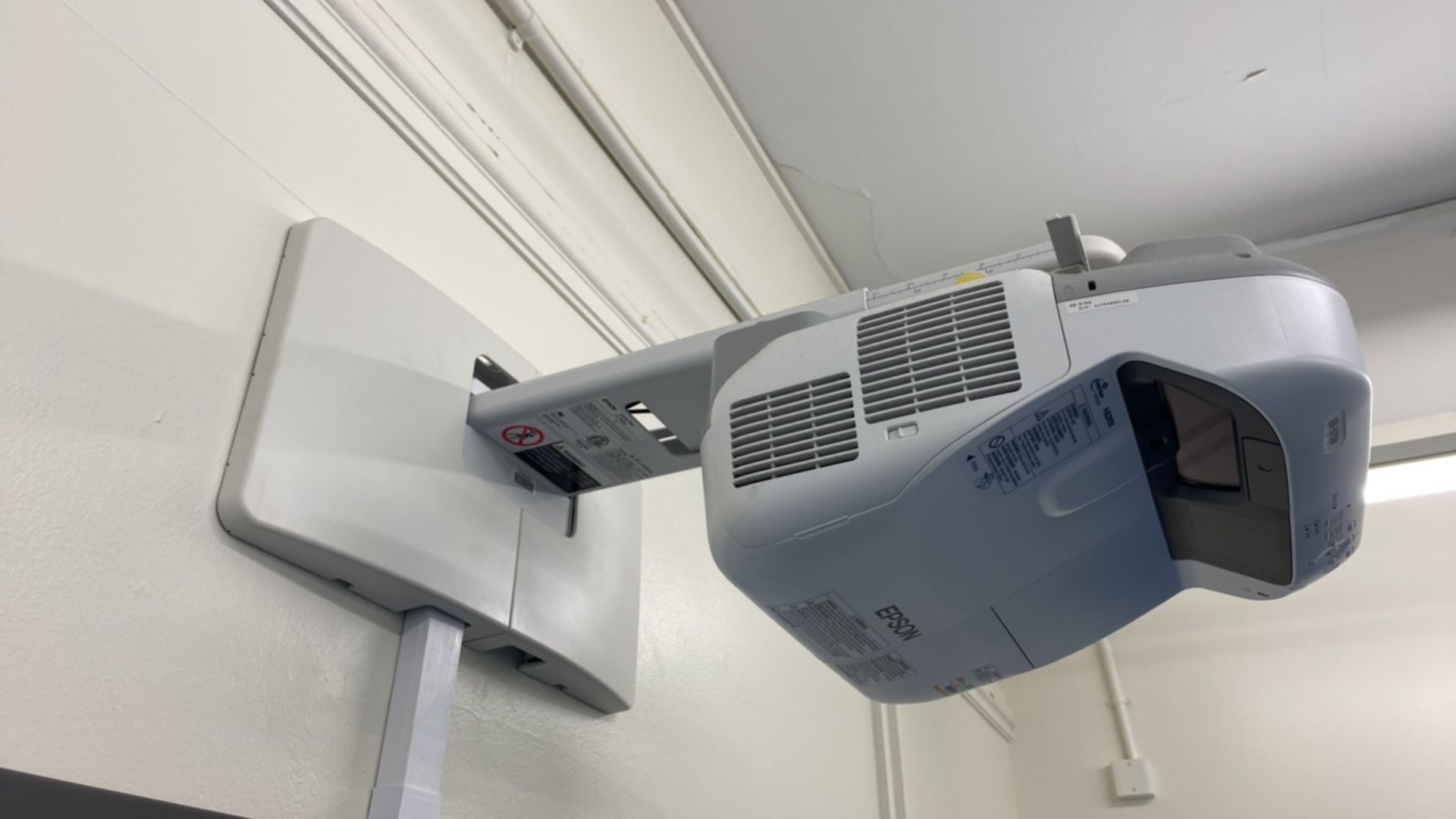 Epson EB-575W Projector - Image 4 of 5