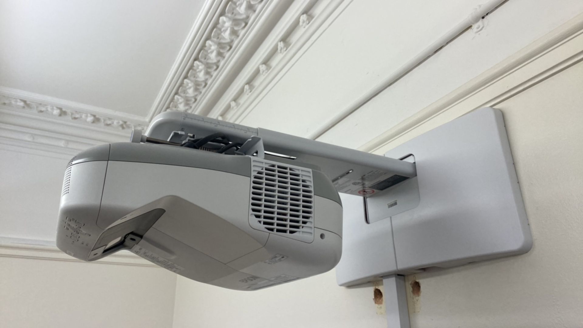 Epson EB-570 Projector - Image 5 of 5