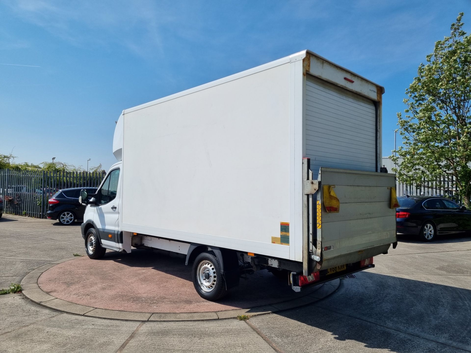 2018 Transit Luton with tail lift - Image 3 of 14