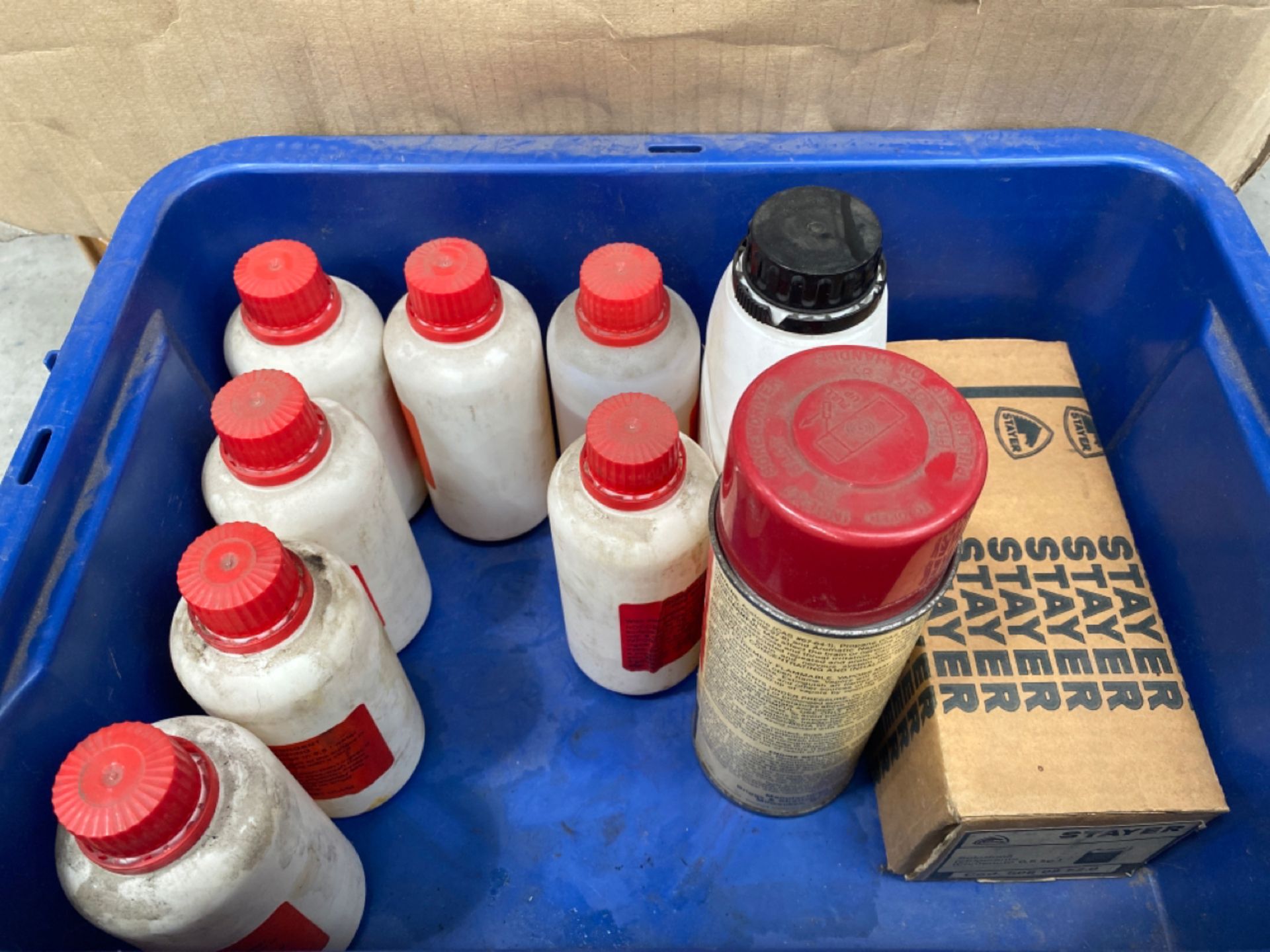 Quantity of Clarke Compressor Oil SAE40 and Surface Cleaner - No Reserve - Image 4 of 4