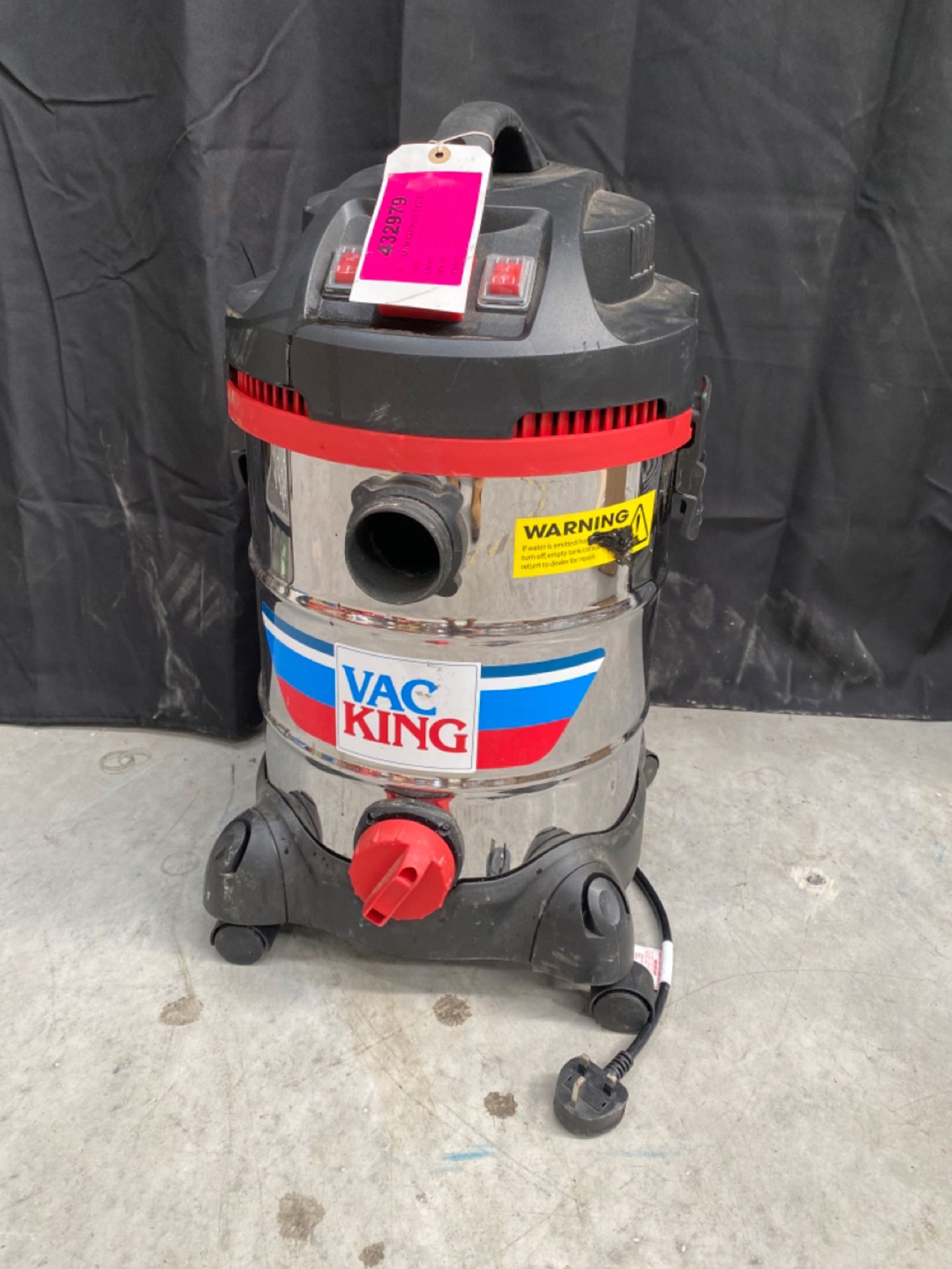 Vac King Wet and Dry Vacuum Cleaner - No Reserve