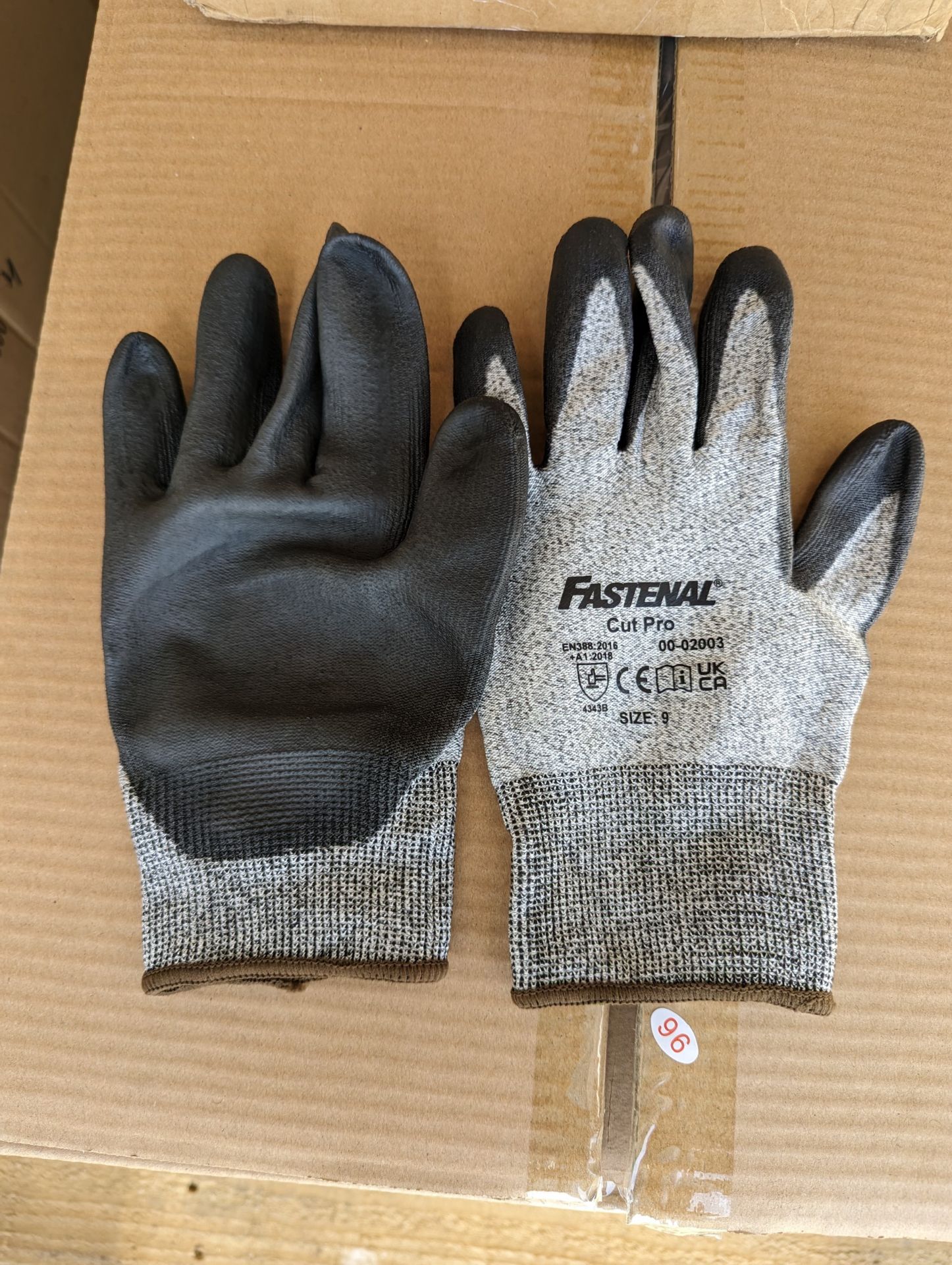 50 x pairs cut resistant gloves sizes 8&9 - Image 2 of 6