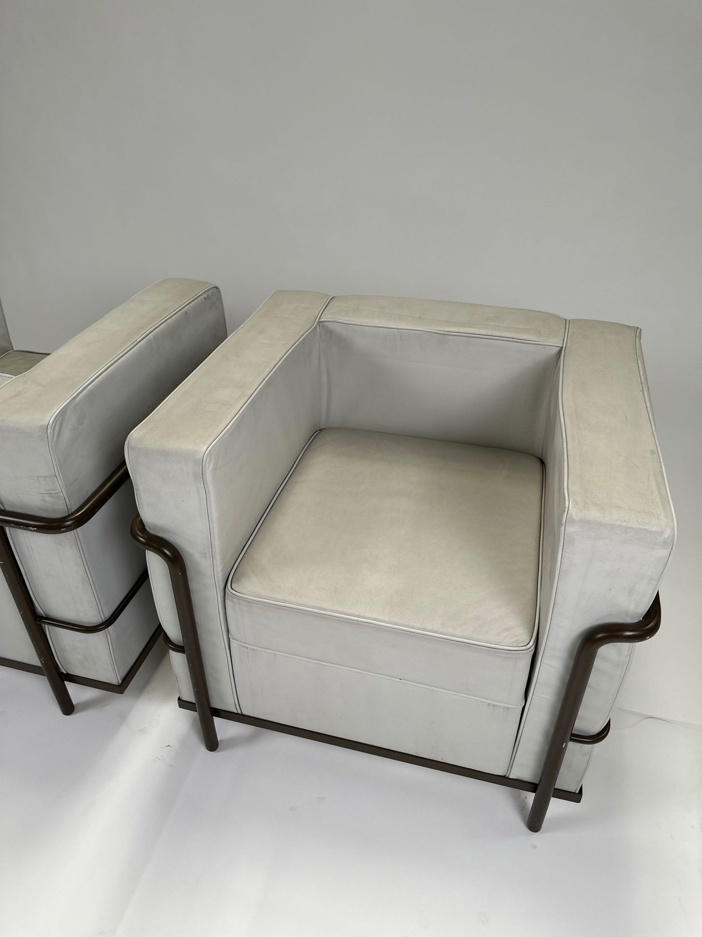 Pair of Le Corbusier, Cassina LC2 Style Leather Armchairs - Image 3 of 7