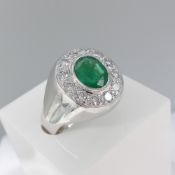 Weighty emerald and VS diamond dinner ring in 18ct white gold, with certificate.