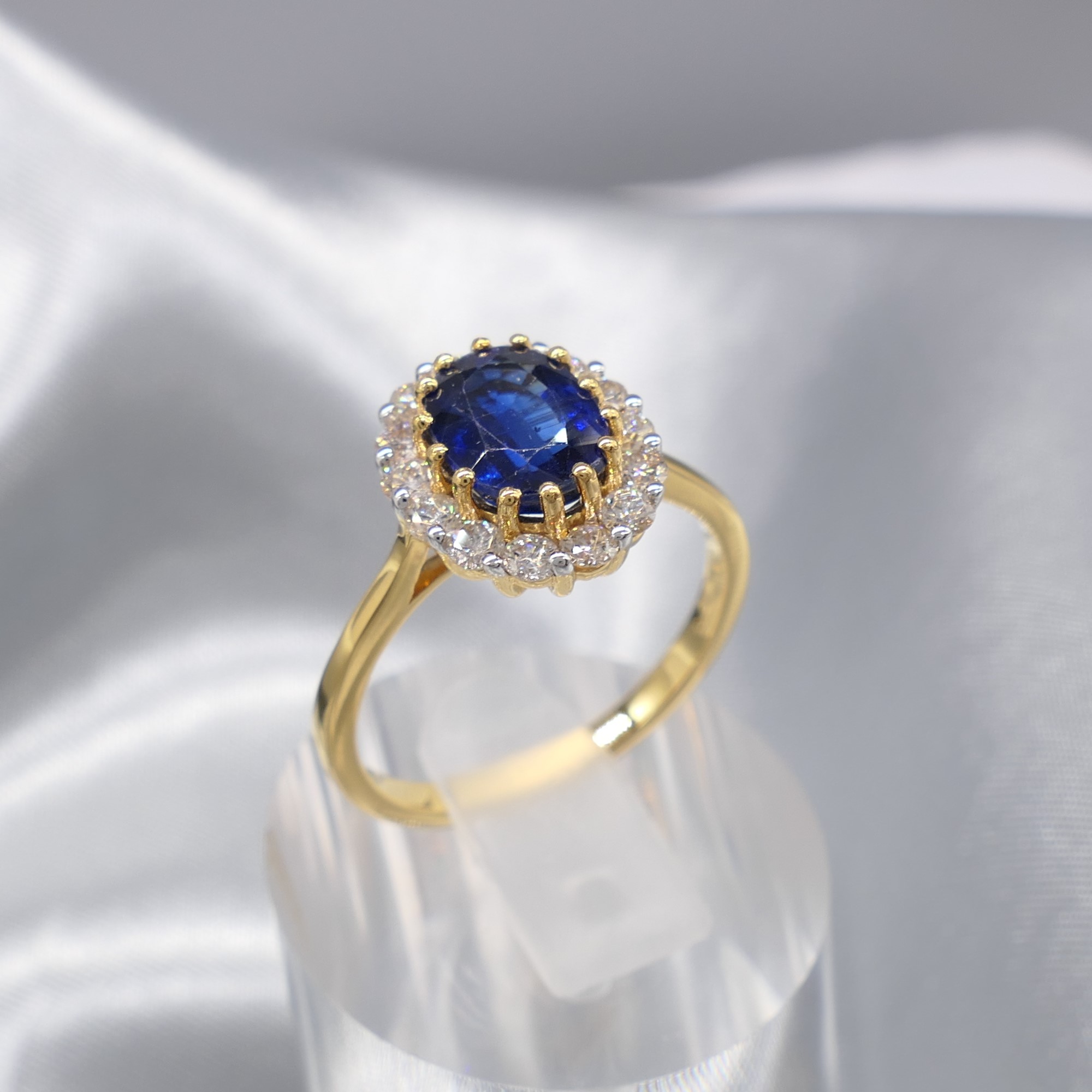 18ct yellow gold kyanite and diamond cluster ring with certificate - Image 7 of 7