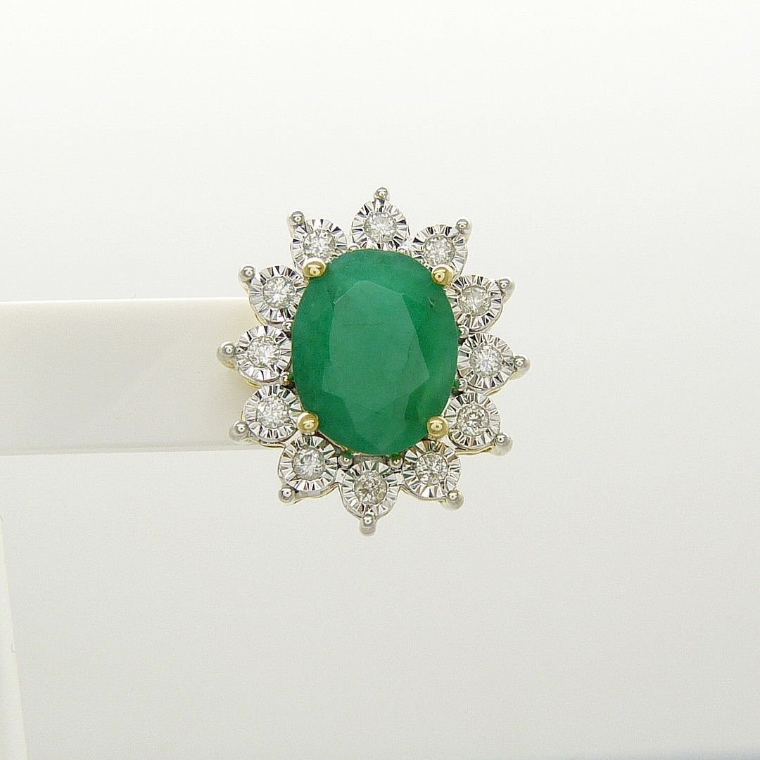 Emerald and diamond oval cluster earrings with butterfly backs, in yellow gold. - Image 6 of 7