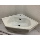 Bayswater 'Fitzroy' Traditional Style Ceramic Corner Wash Basin in White. RRP £145 - Brand New