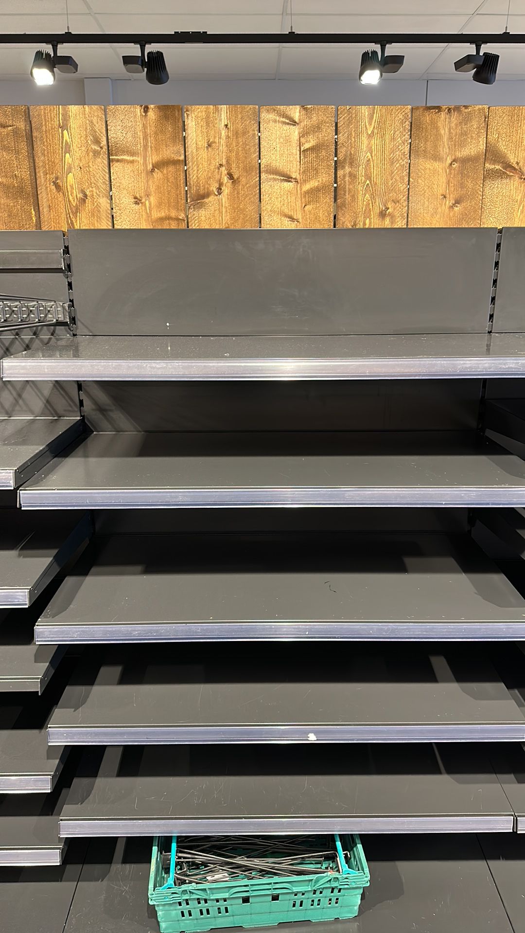 2 bays of adjustable retail shelving - Image 4 of 5