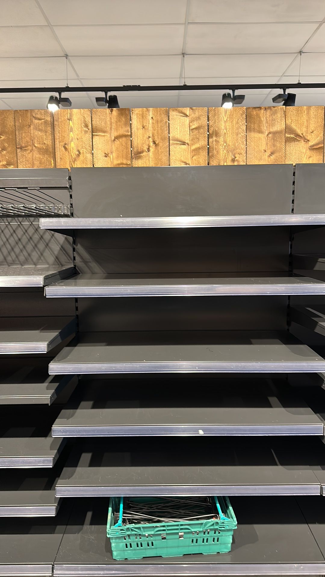 2 bays of adjustable retail shelving - Image 3 of 5