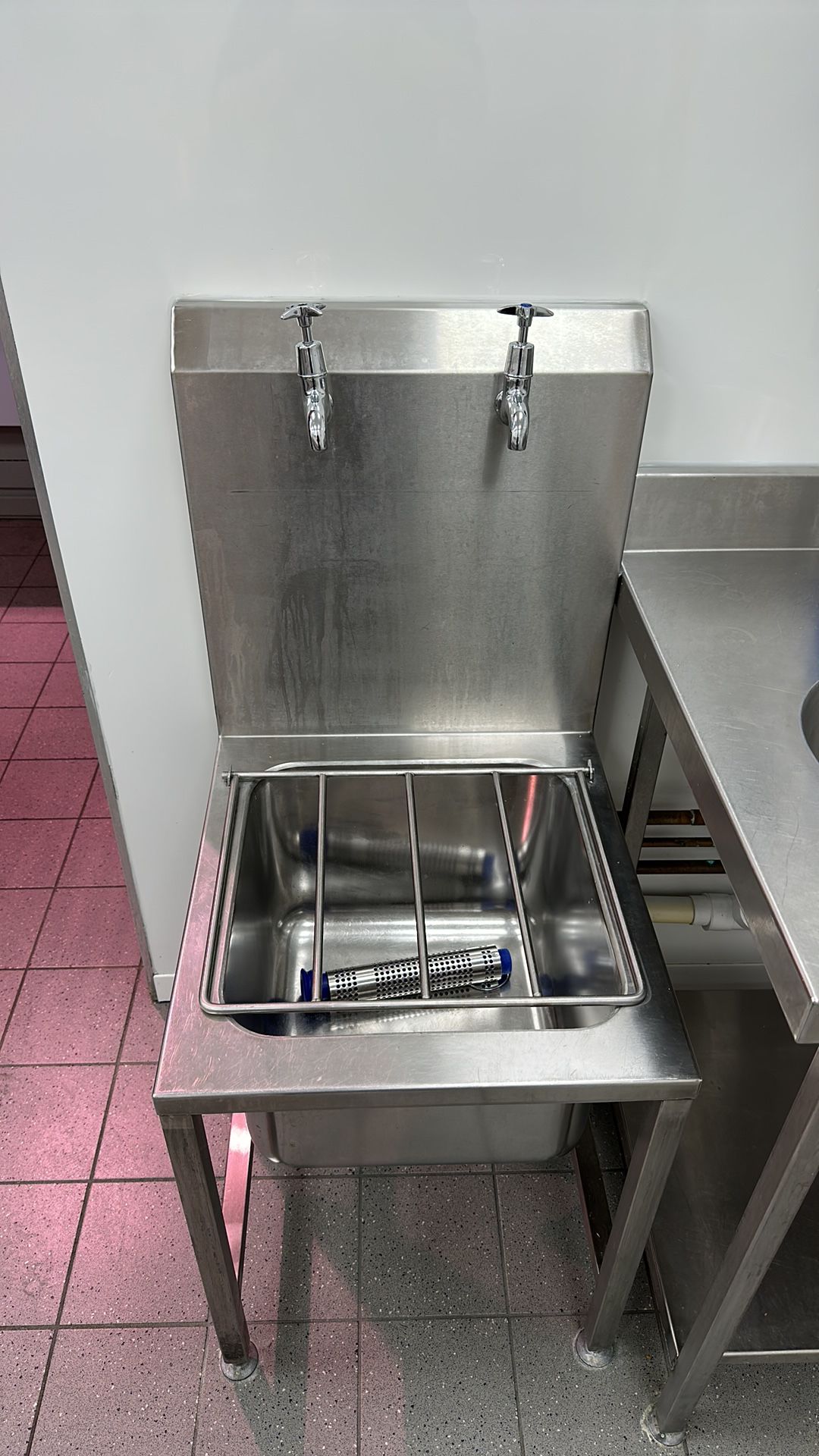 Stainless Steel Twin Tap Washing Station for footwear - Image 3 of 6