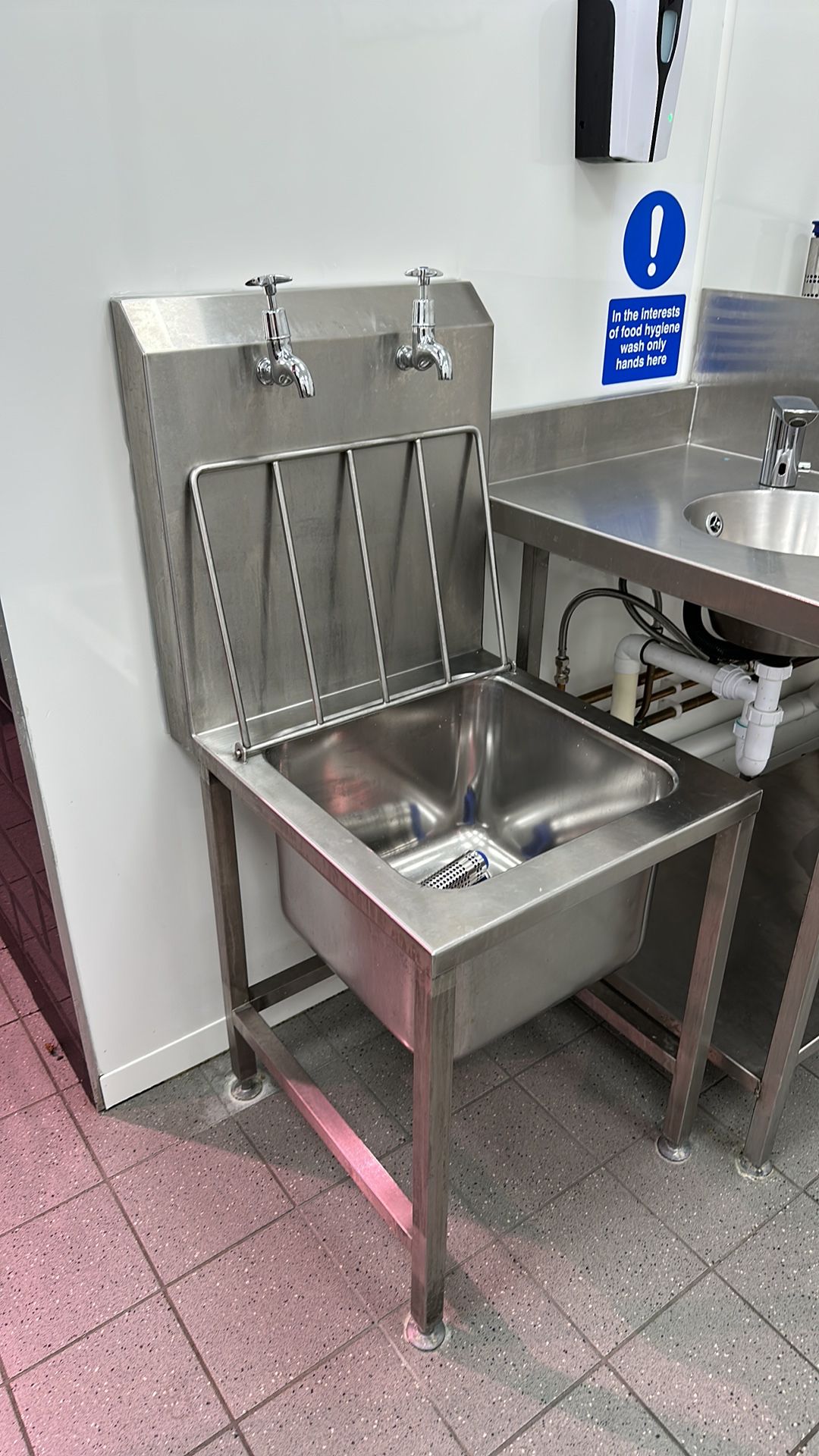 Stainless Steel Twin Tap Washing Station for footwear - Image 2 of 6