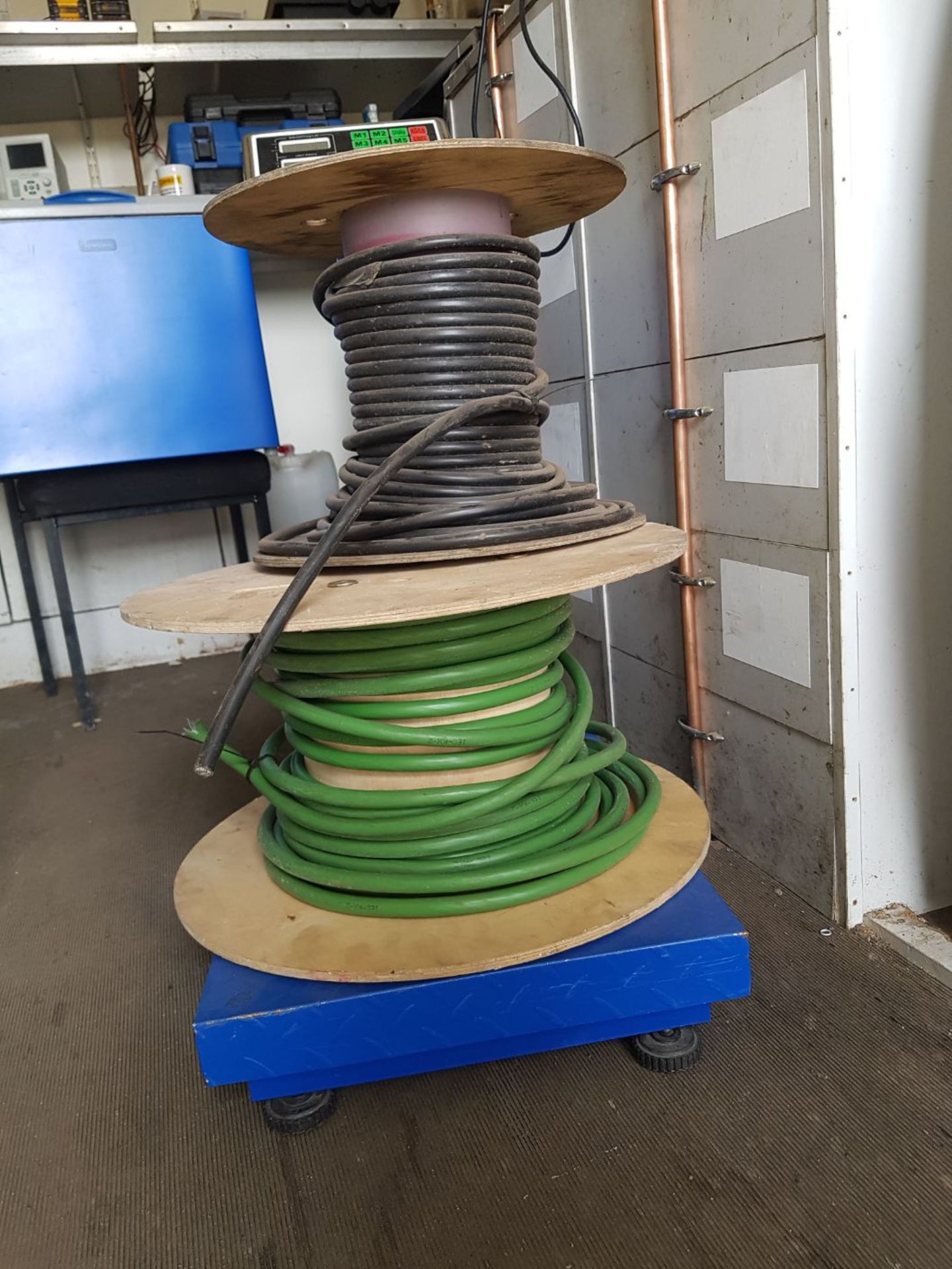 Approximately 29kg of copper electrical cable on reels
