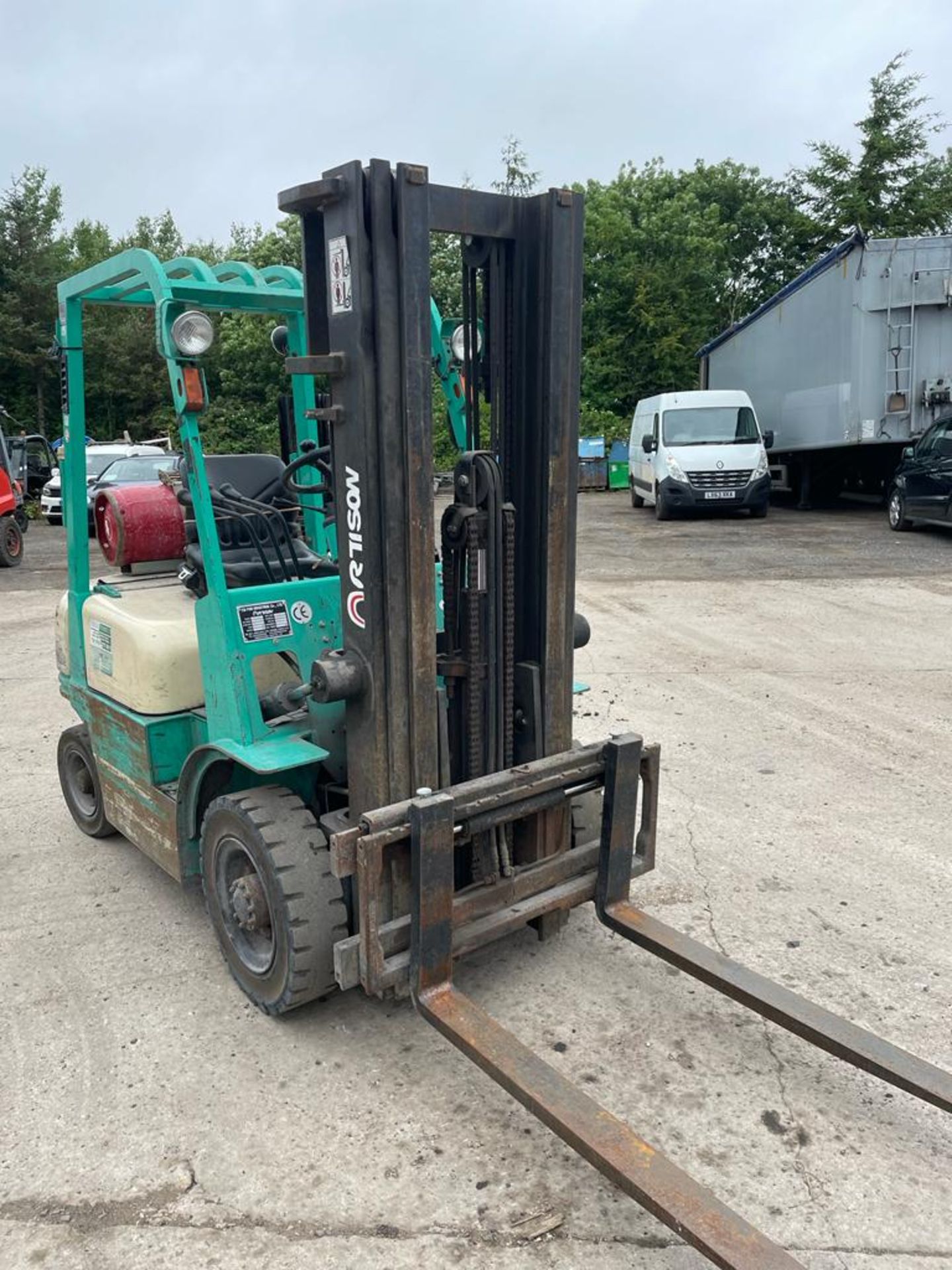 2004, Artisan 2.5 Ton Gas Forklift