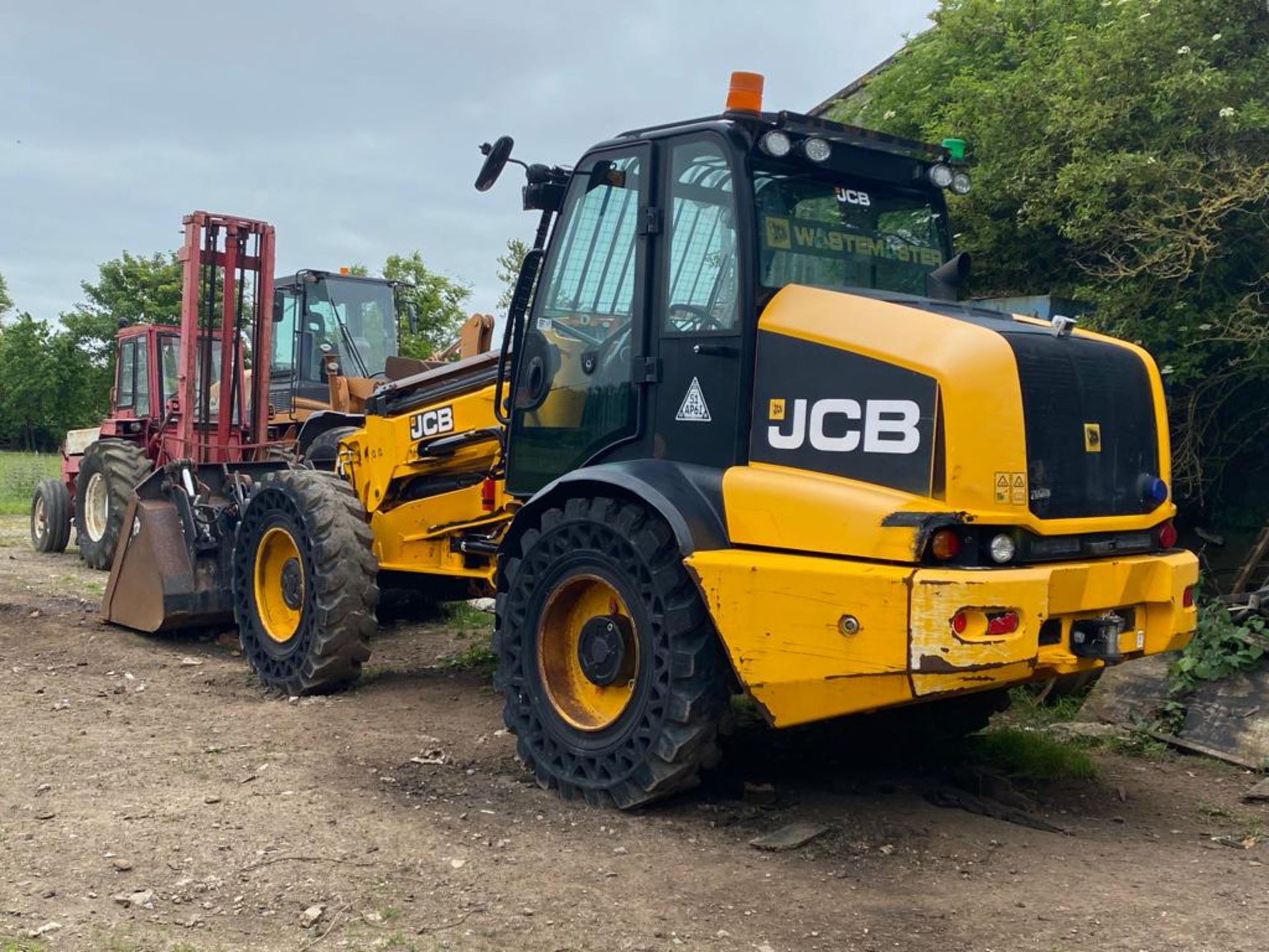 2016, JCB TM320 Waste Master with New Waste Tyres (only 5980 hours)