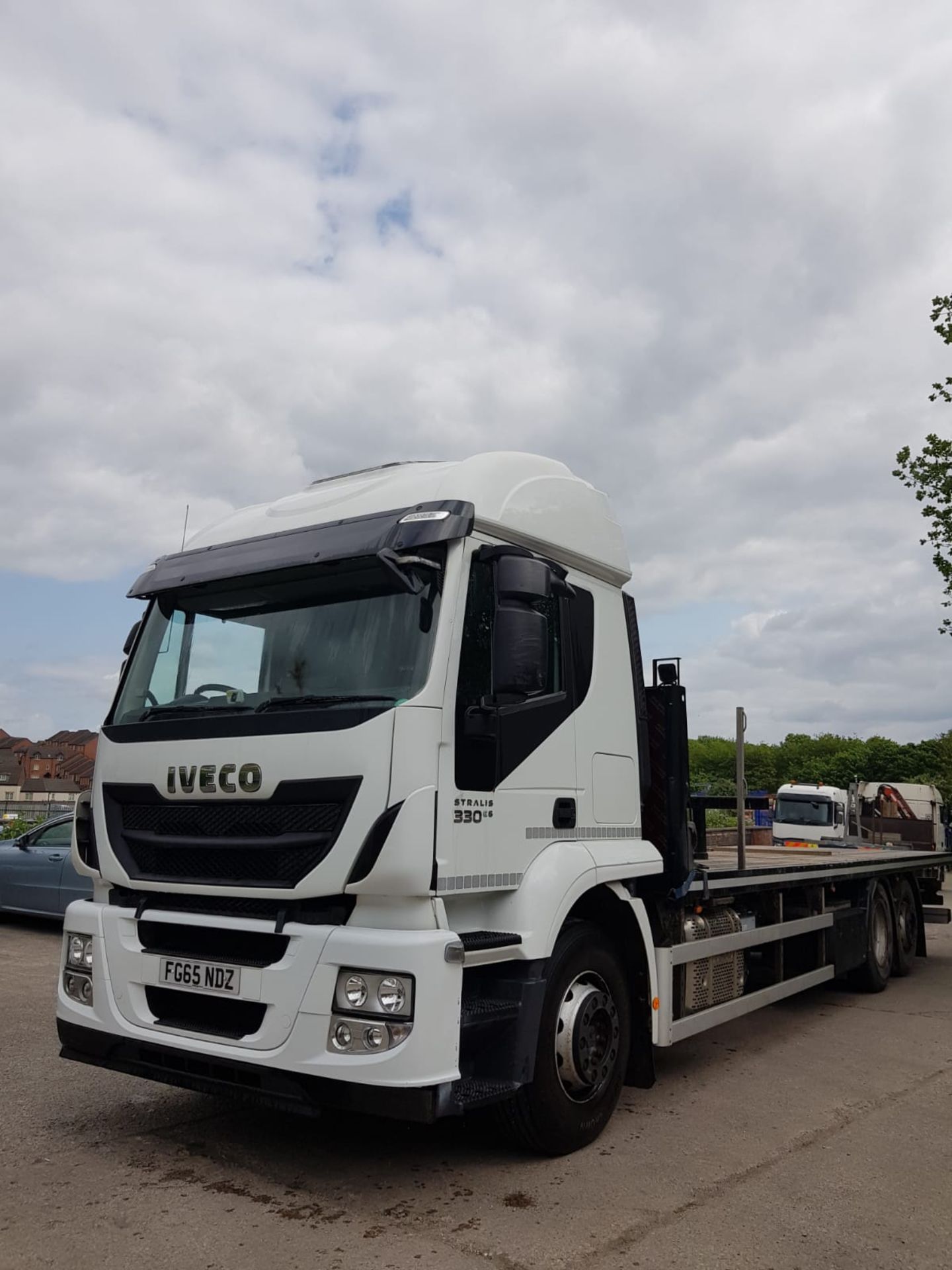 2015, IVECO STRALIS 330 EURO6 - Image 2 of 9