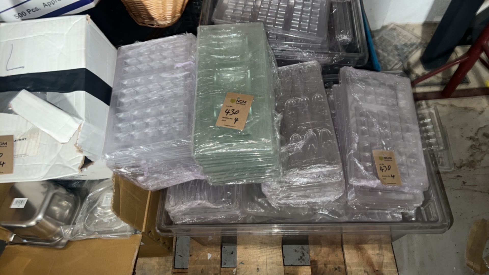 Quantity of glass and plastic catering equipment - Image 9 of 10