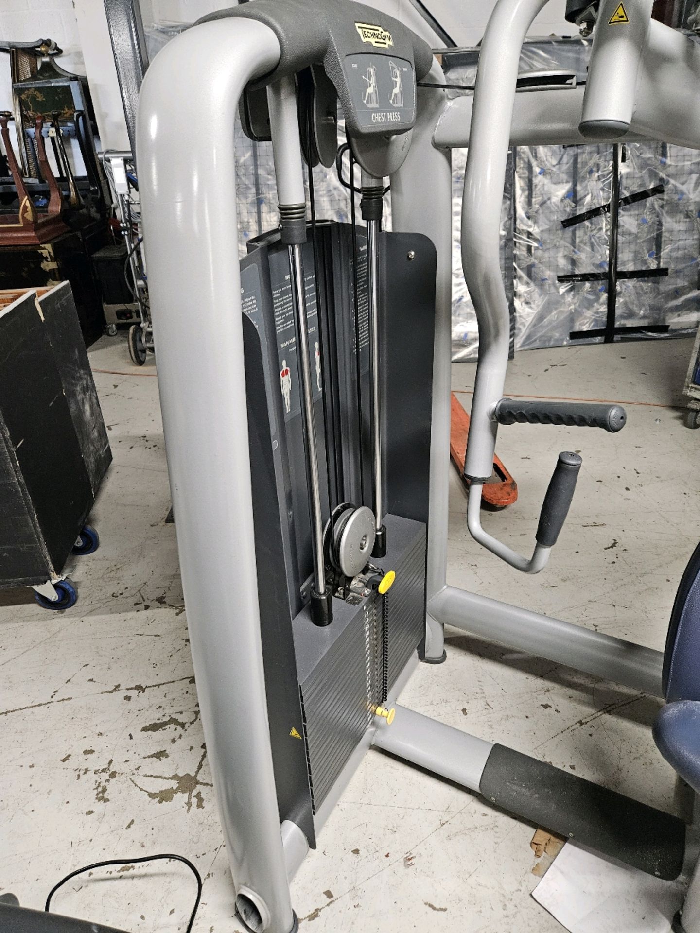 Technogym Chest Press From The Berkeley Hotel - Bild 2 aus 5