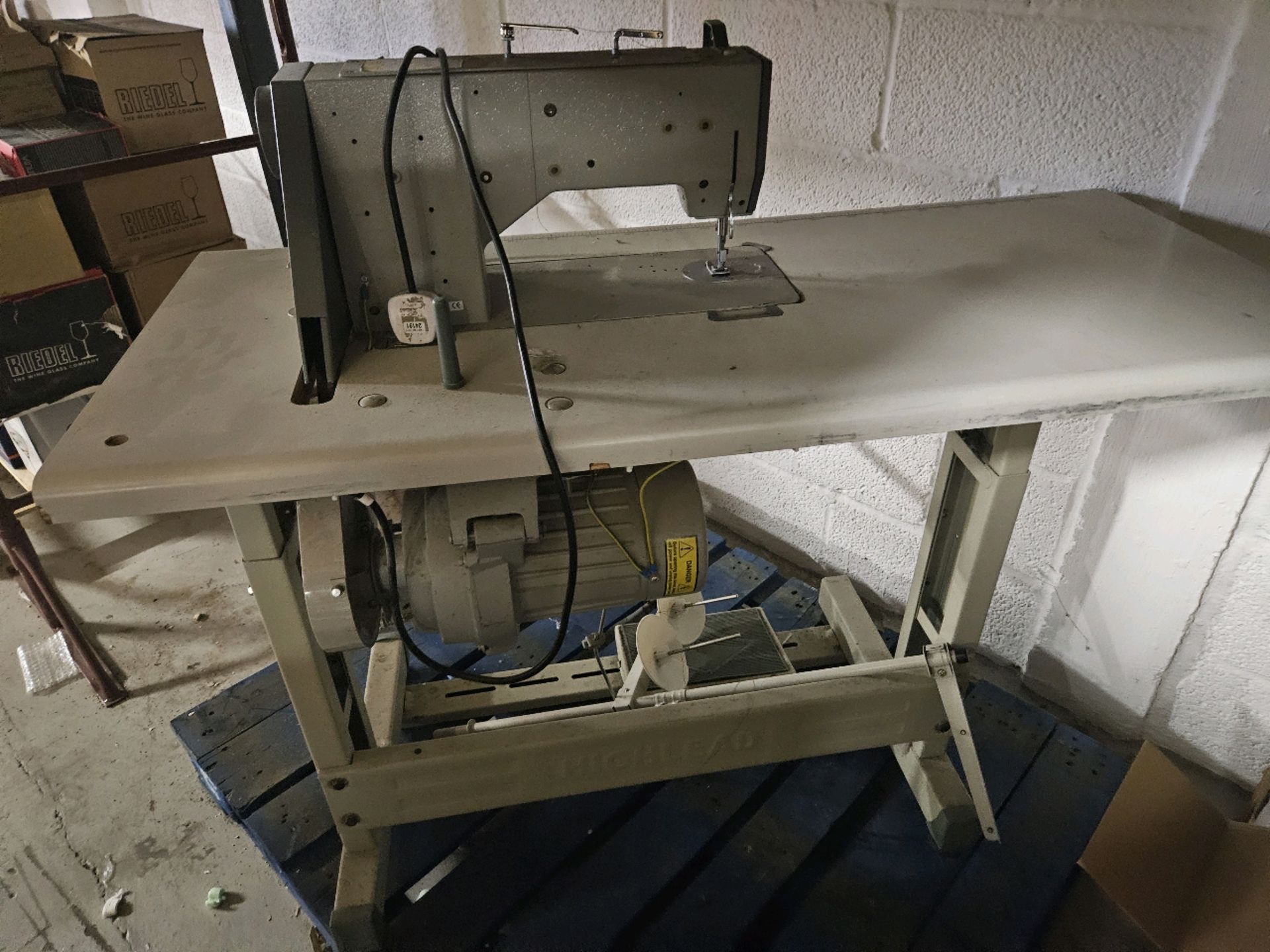 Highlead Sewing Machine - Image 7 of 7