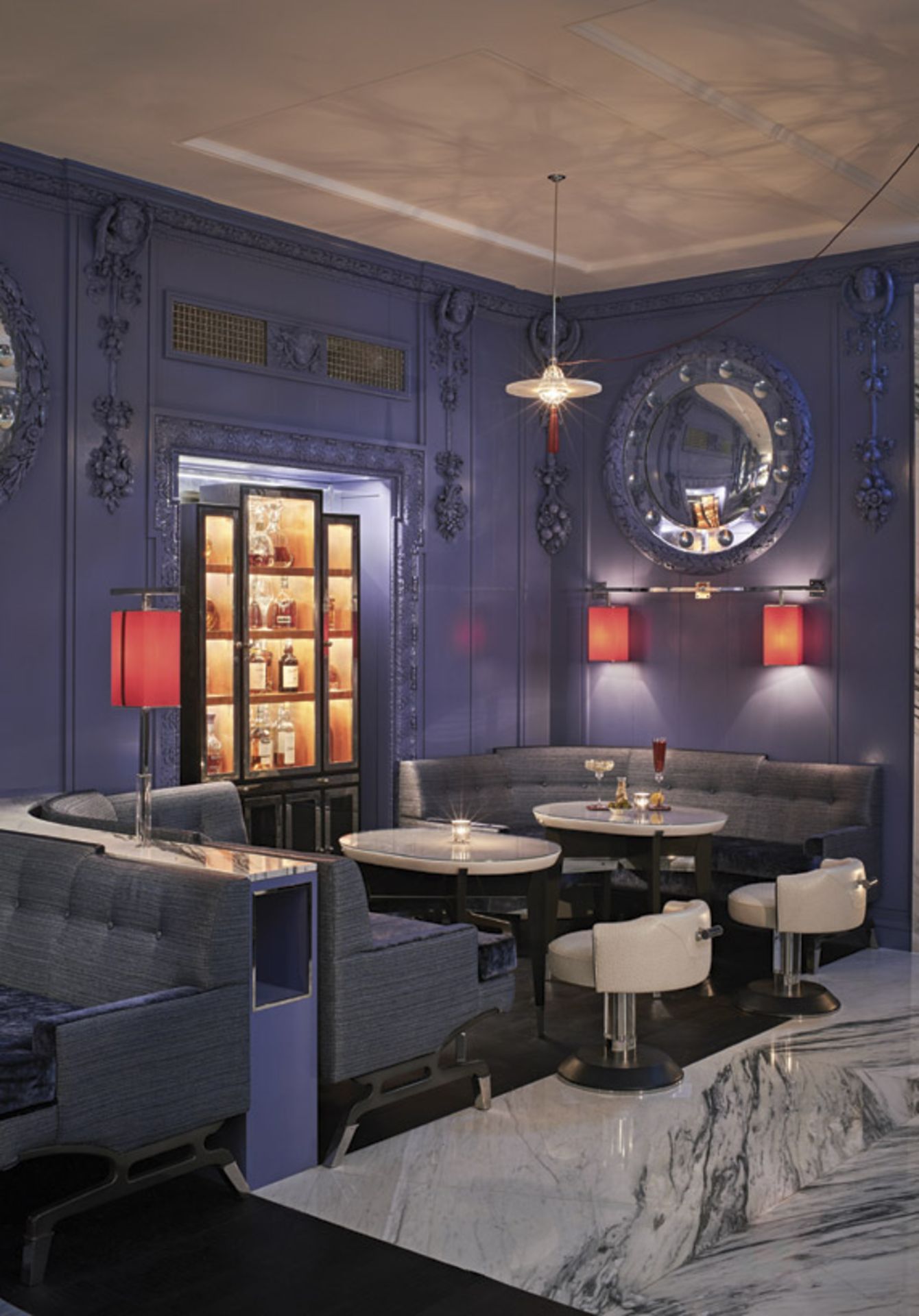 Bespoke Ben Whistler Sofa Made for The Berkeley Blue Bar - Bild 9 aus 9