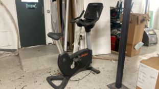 Life Fitness Upright Cycle