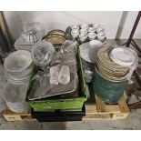 Quantity of crockery and kitchen ware