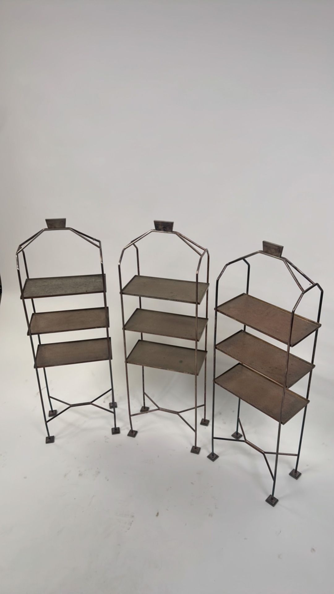 A trio of metal sandwich and cake stands - Image 2 of 8