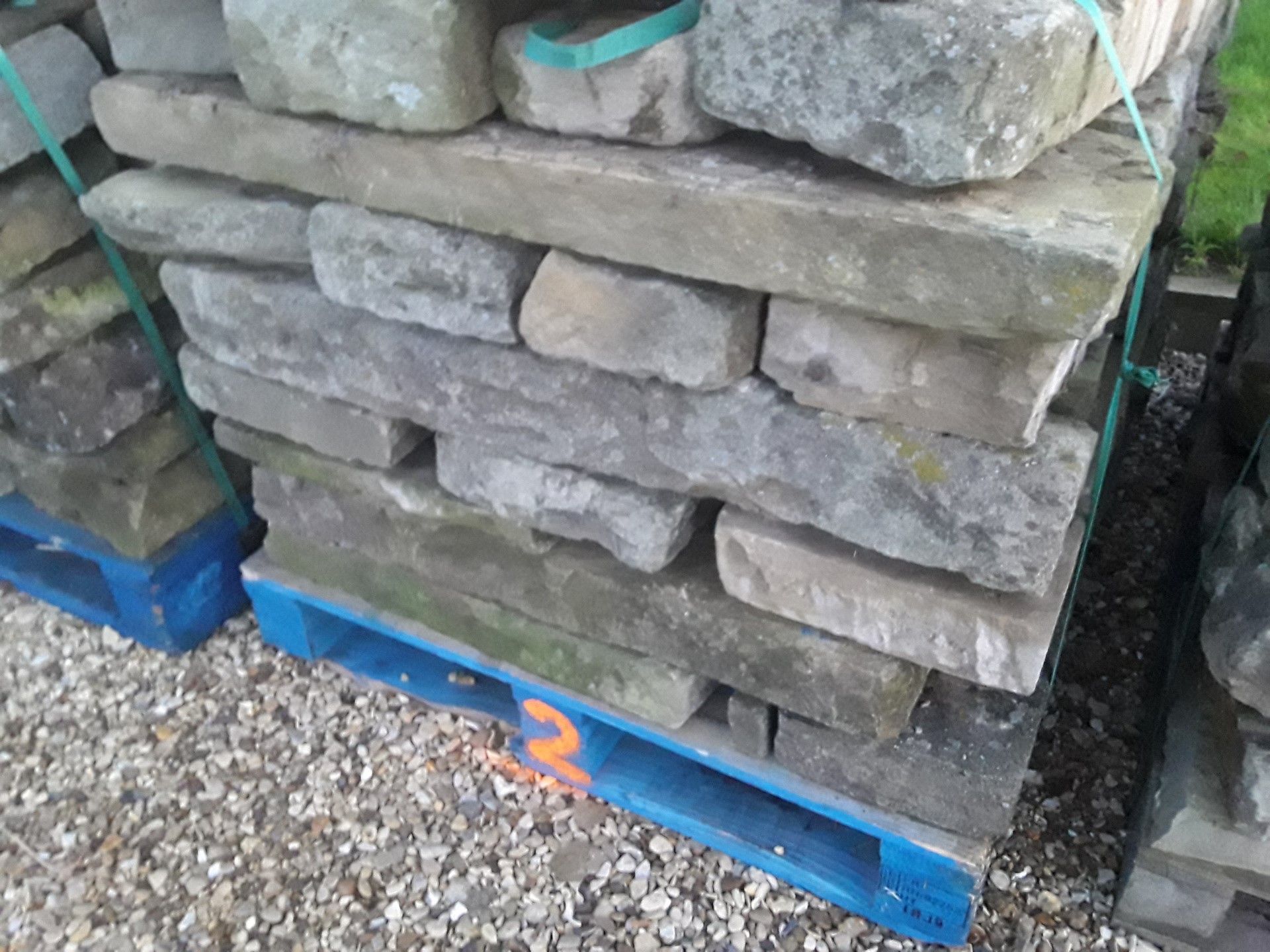 1 Pallet York Stone ( Mixed Sizes ) - Image 3 of 3