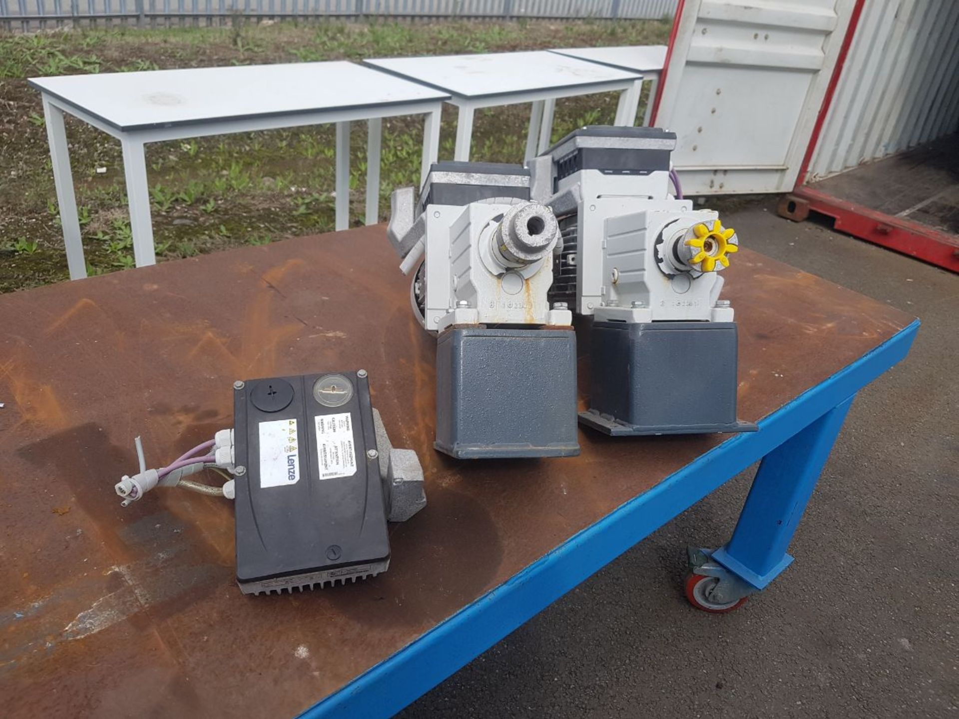 2 x Lenze 2.2kW motors with reduction gearboxes including variable frequency controller - Image 7 of 7