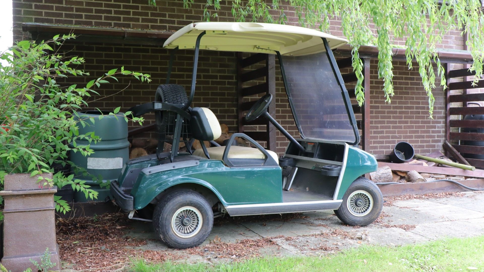 Electric Golf Buggy - Image 2 of 3