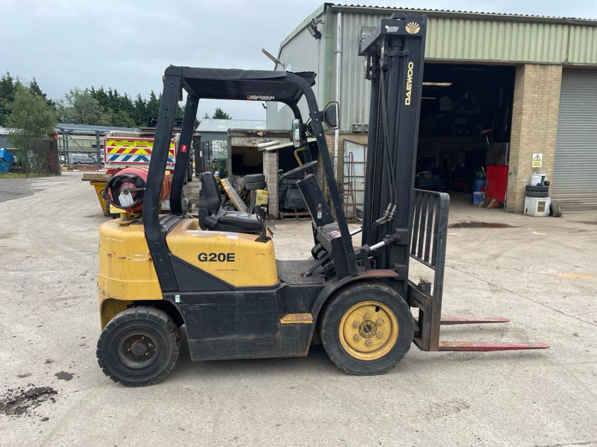 2001 Daewoo 2.0 Ton Gas Forklift