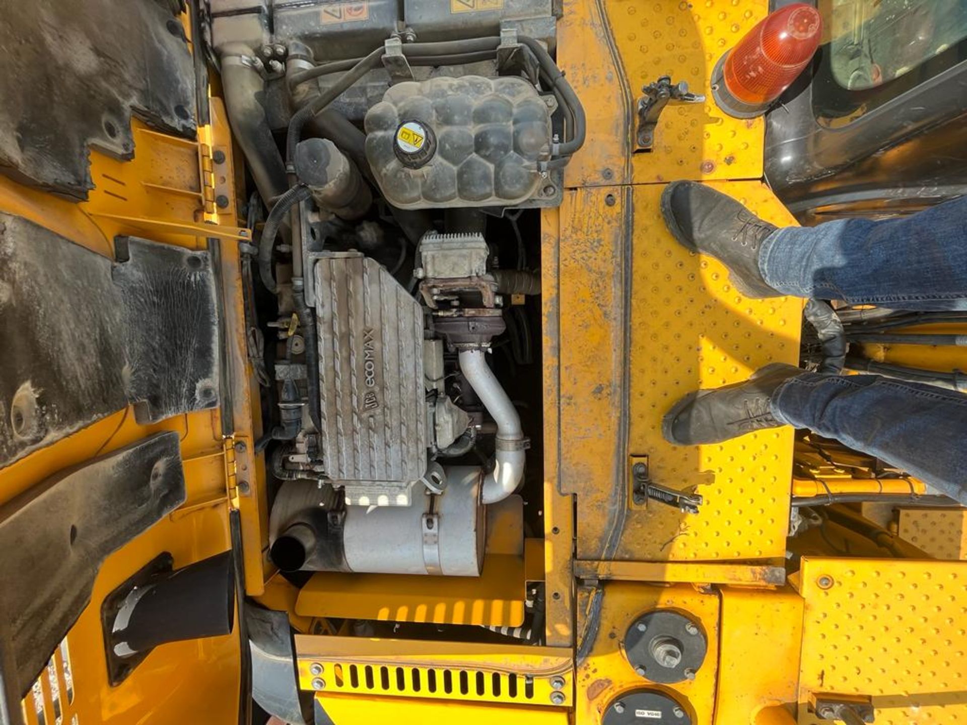 2014 JCB JS130 - Image 10 of 20