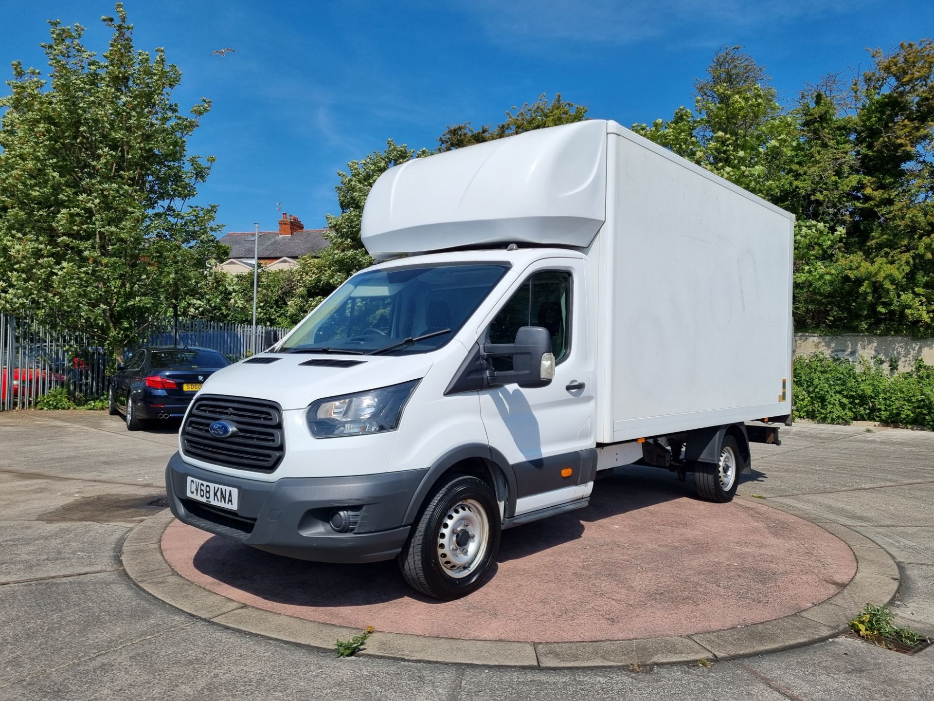 2018 Transit Luton with tail lift - Image 2 of 13