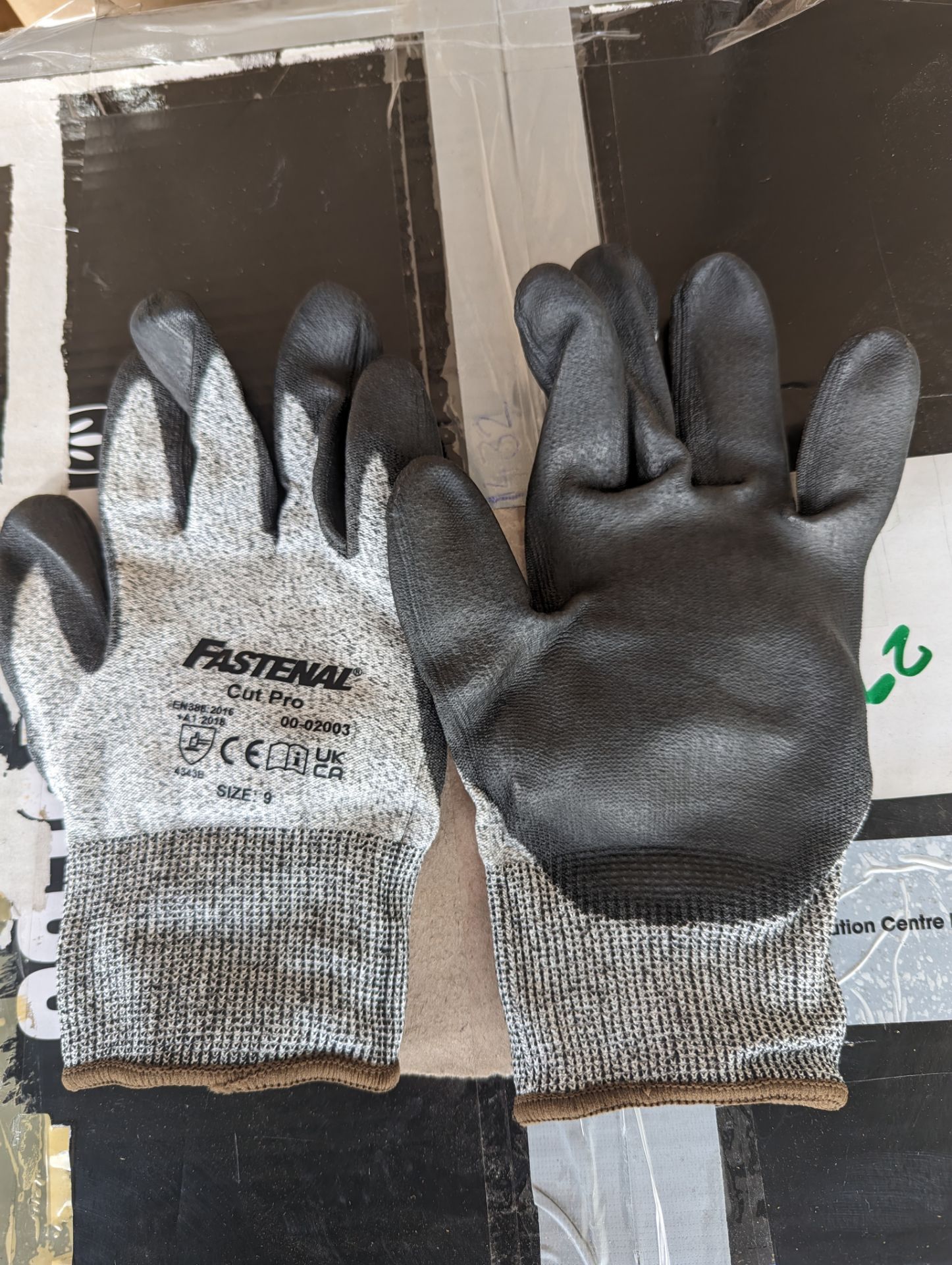 Fasternal Cut resistant gloves - Image 3 of 4