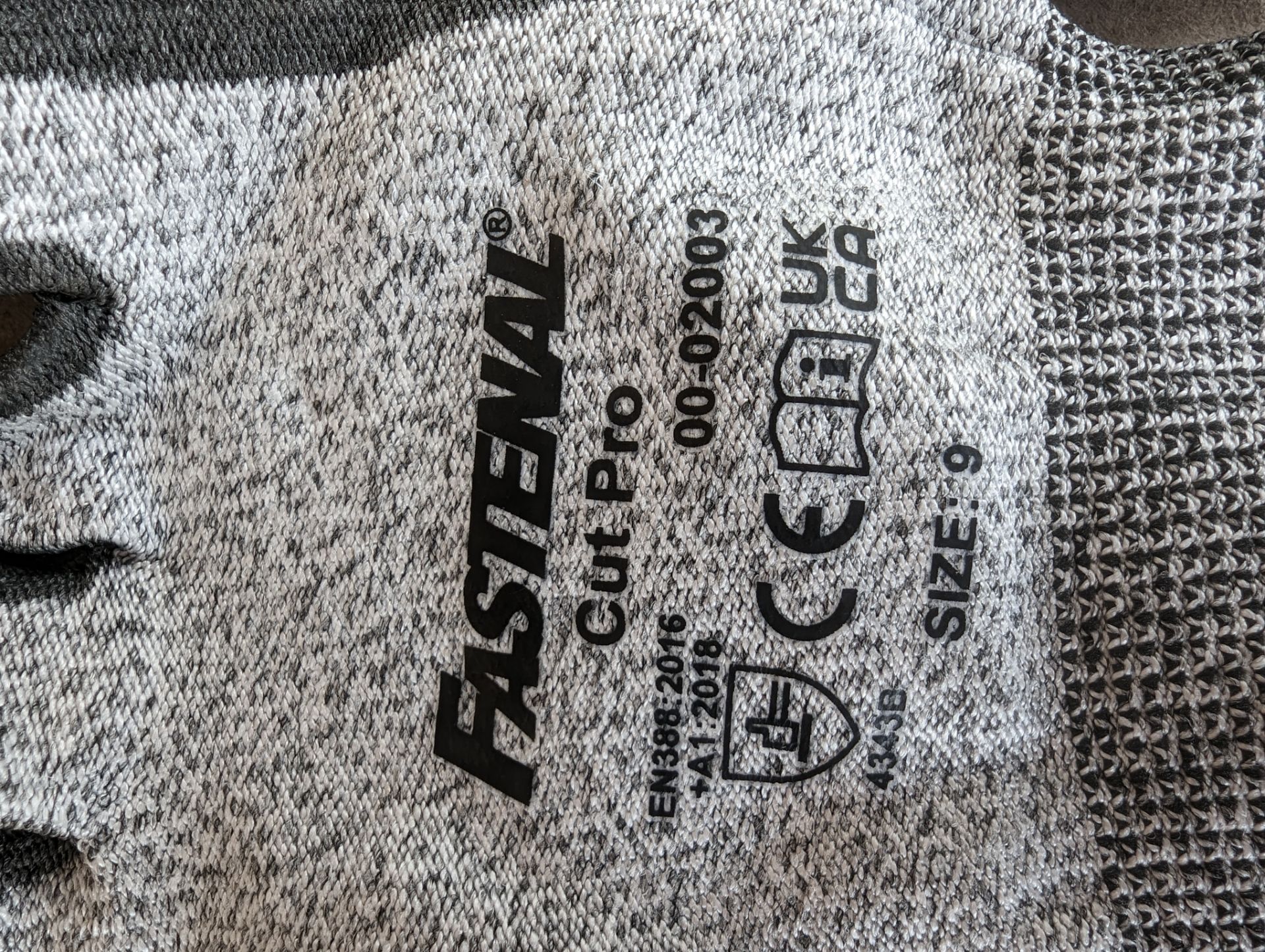Fasternal Cut resistant gloves - Image 4 of 4
