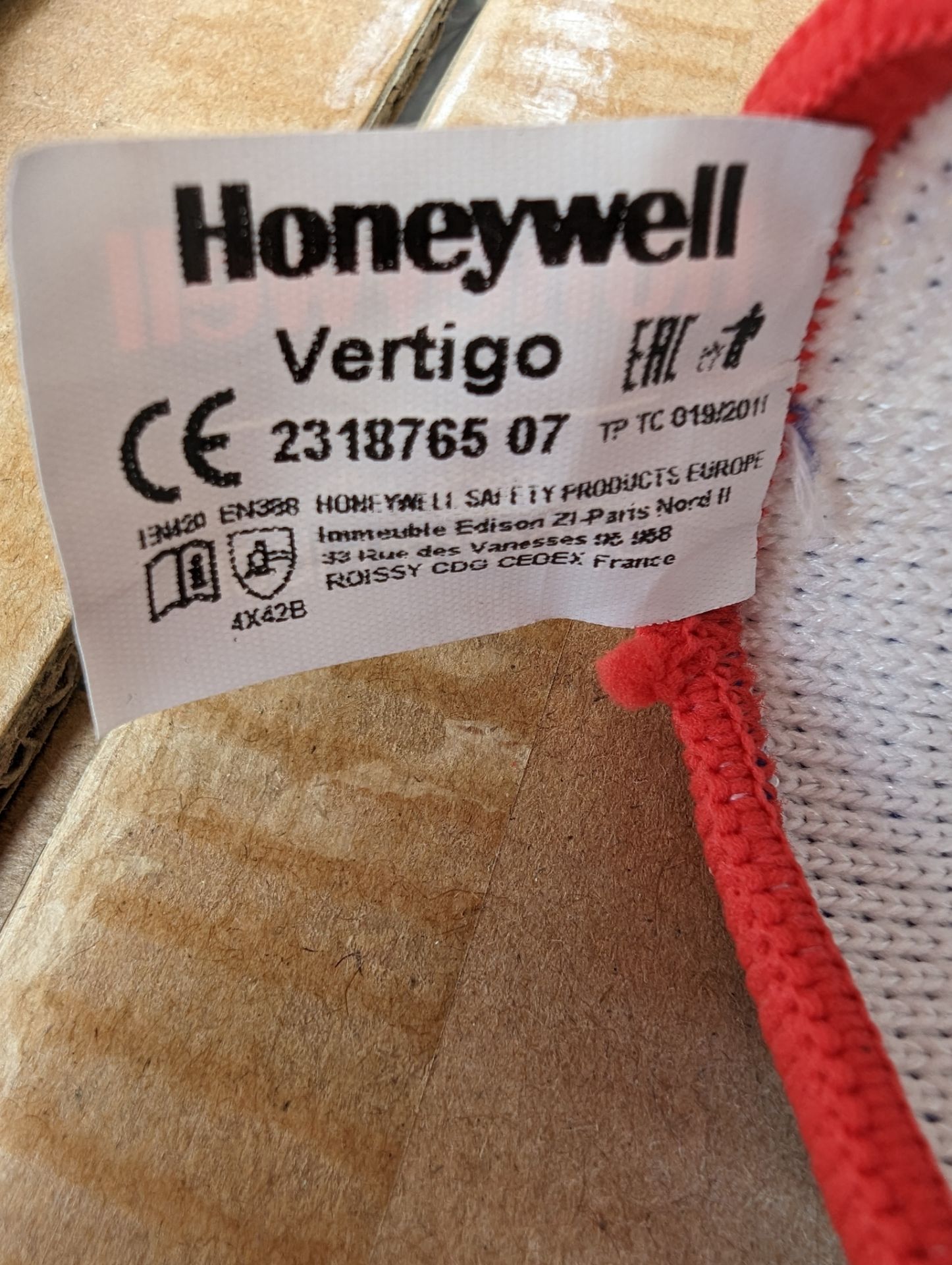 Honeywell cut resistant Gloves 50 pairs - Image 4 of 4