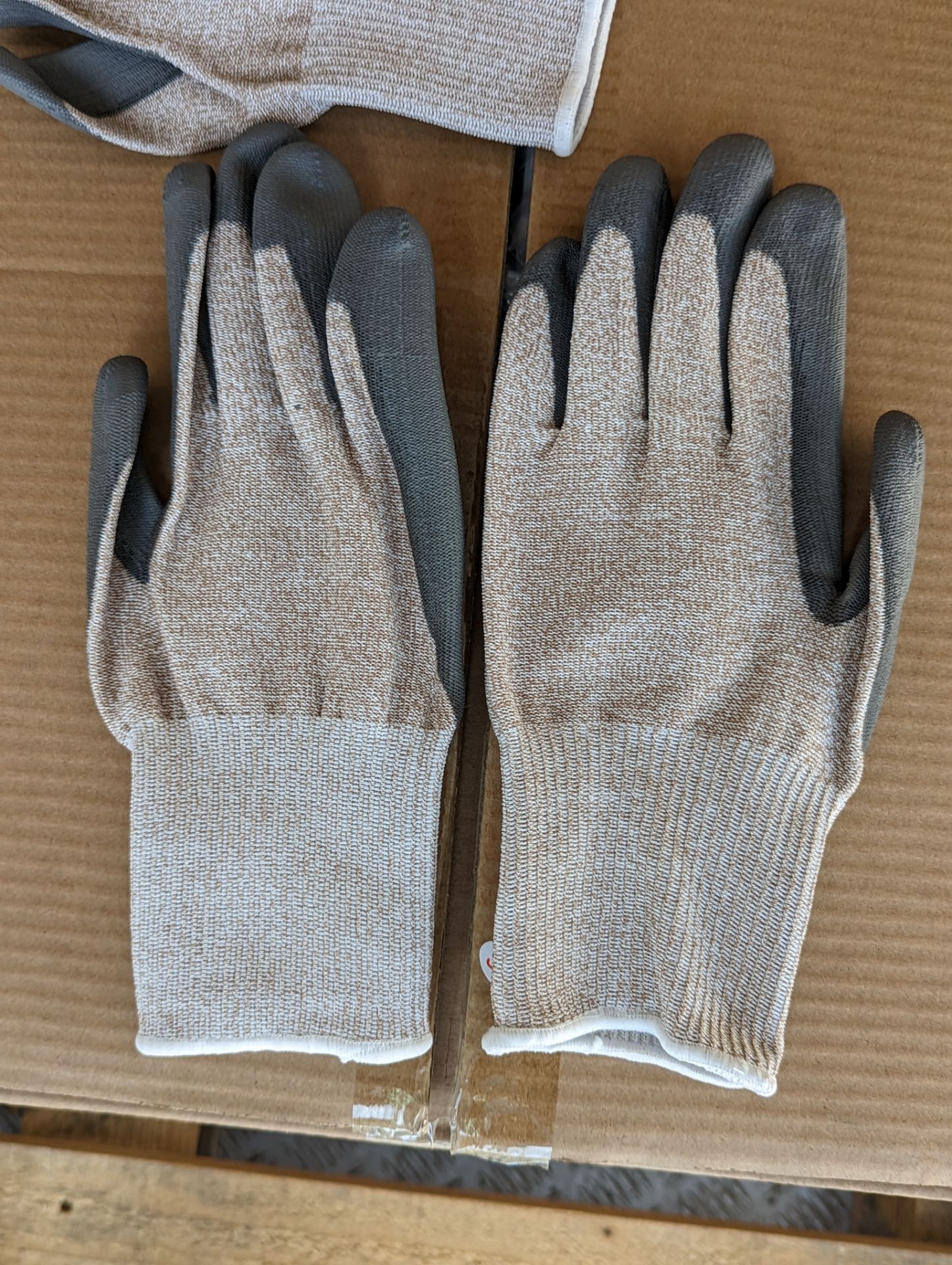 Honeywell cut resistant Gloves 50 pairs - Image 3 of 4