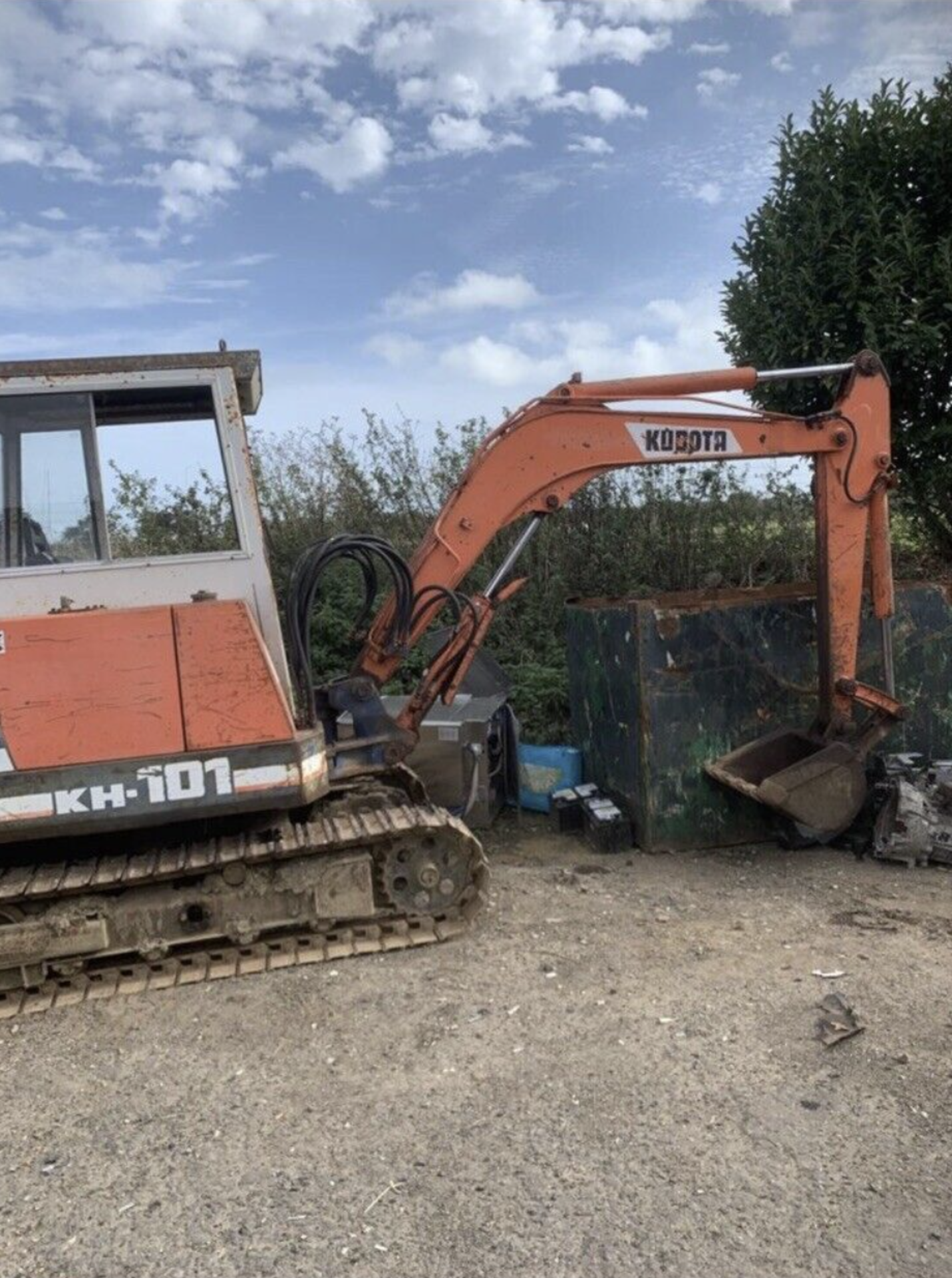 KUBOTA KH101 Digger