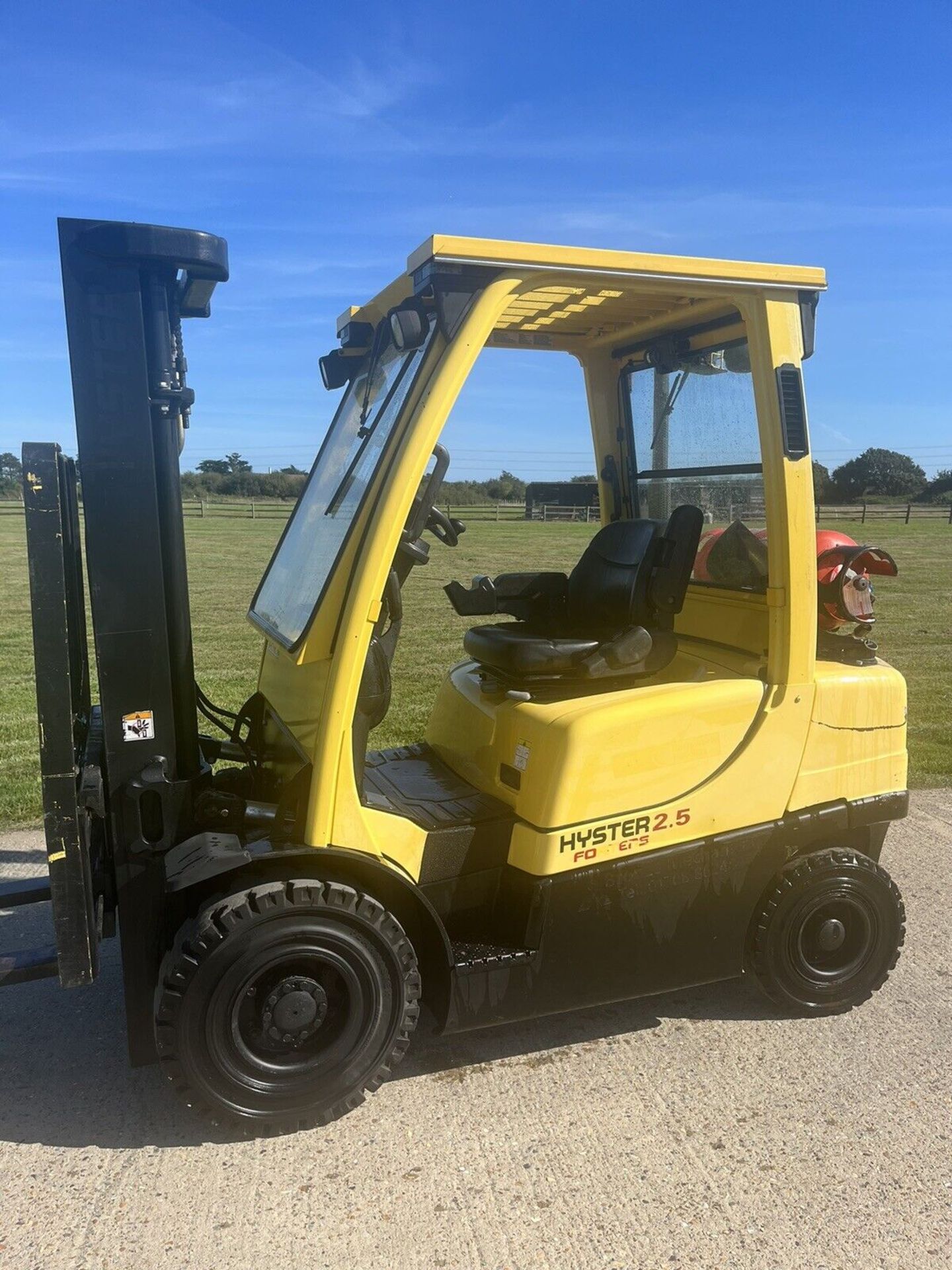 HYSTER / YALE, 2.5 Tonne Gas Forklift (Container Spec) - Image 5 of 5