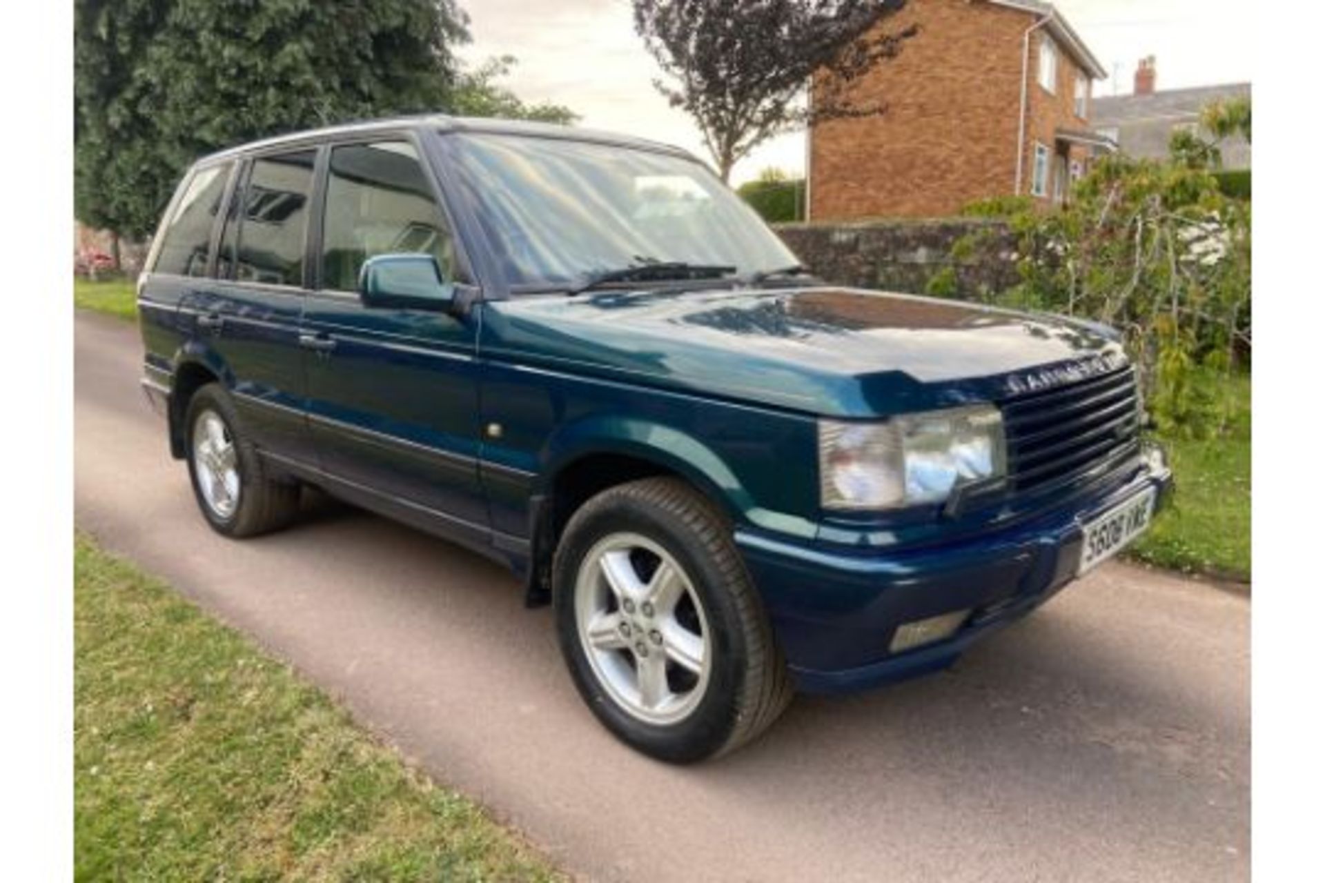 Range Rover P38 Vogue 50th anniversary edition - Image 8 of 26