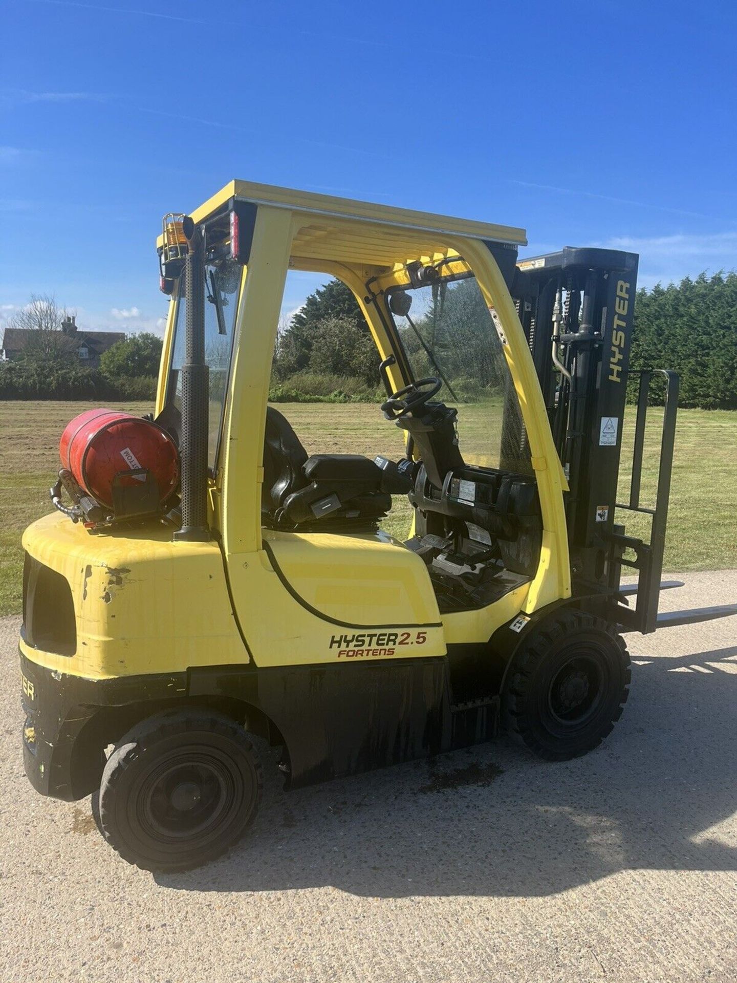 HYSTER / YALE, 2.5 Tonne Gas Forklift (Container Spec) - Image 3 of 5