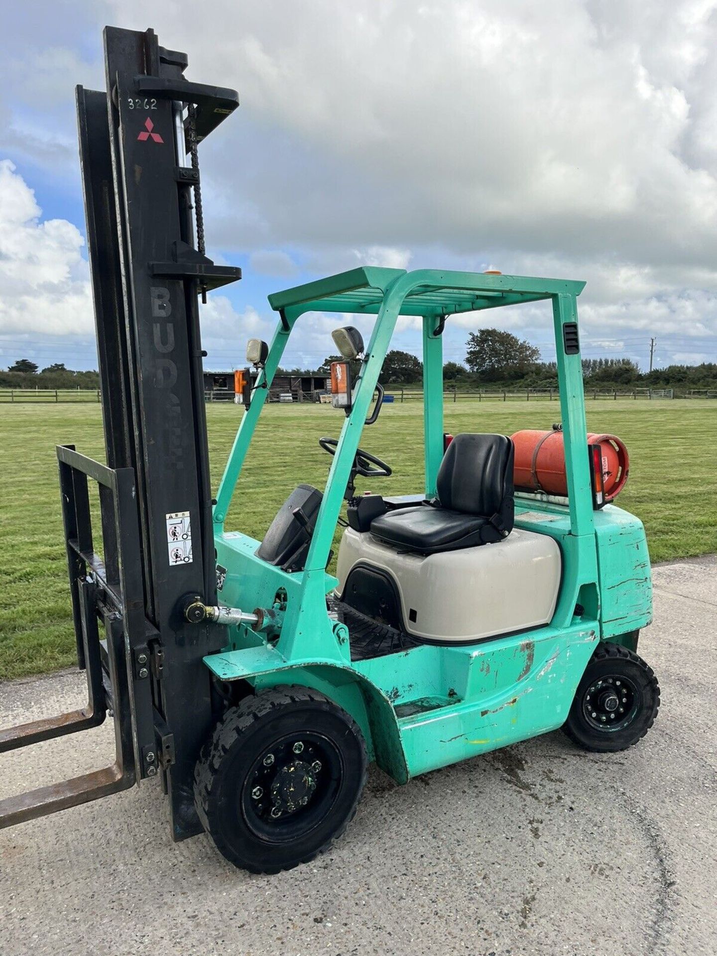 MITSUBISHI, 2.5 Tonne Gas Forklift