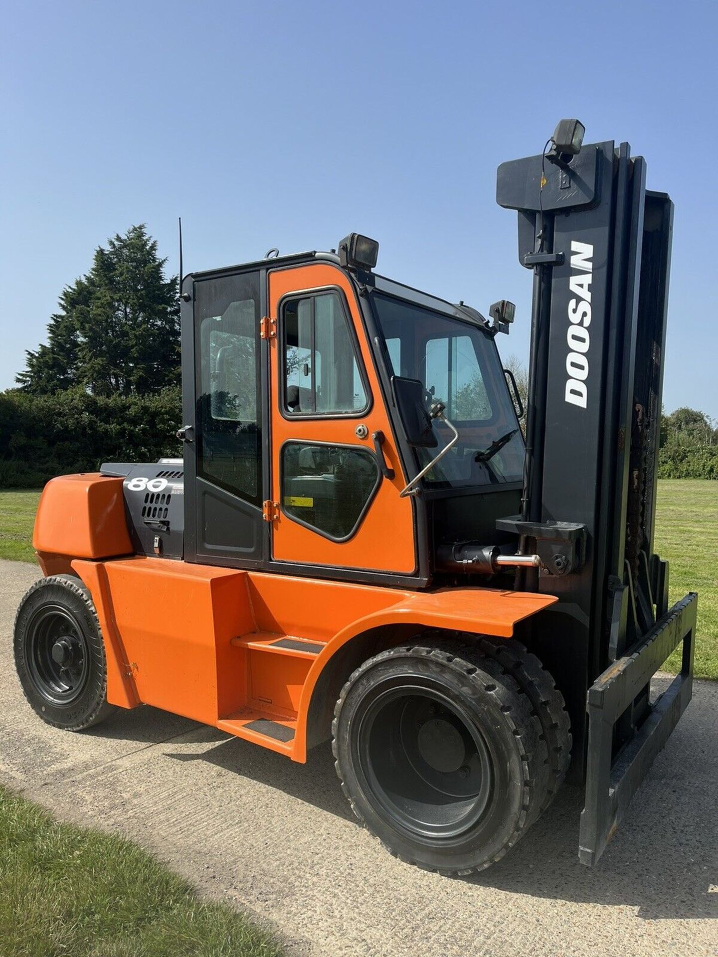 2014, DOOSAN 8 Tonne Diesel Forklift (Triple Mast) - Image 2 of 4