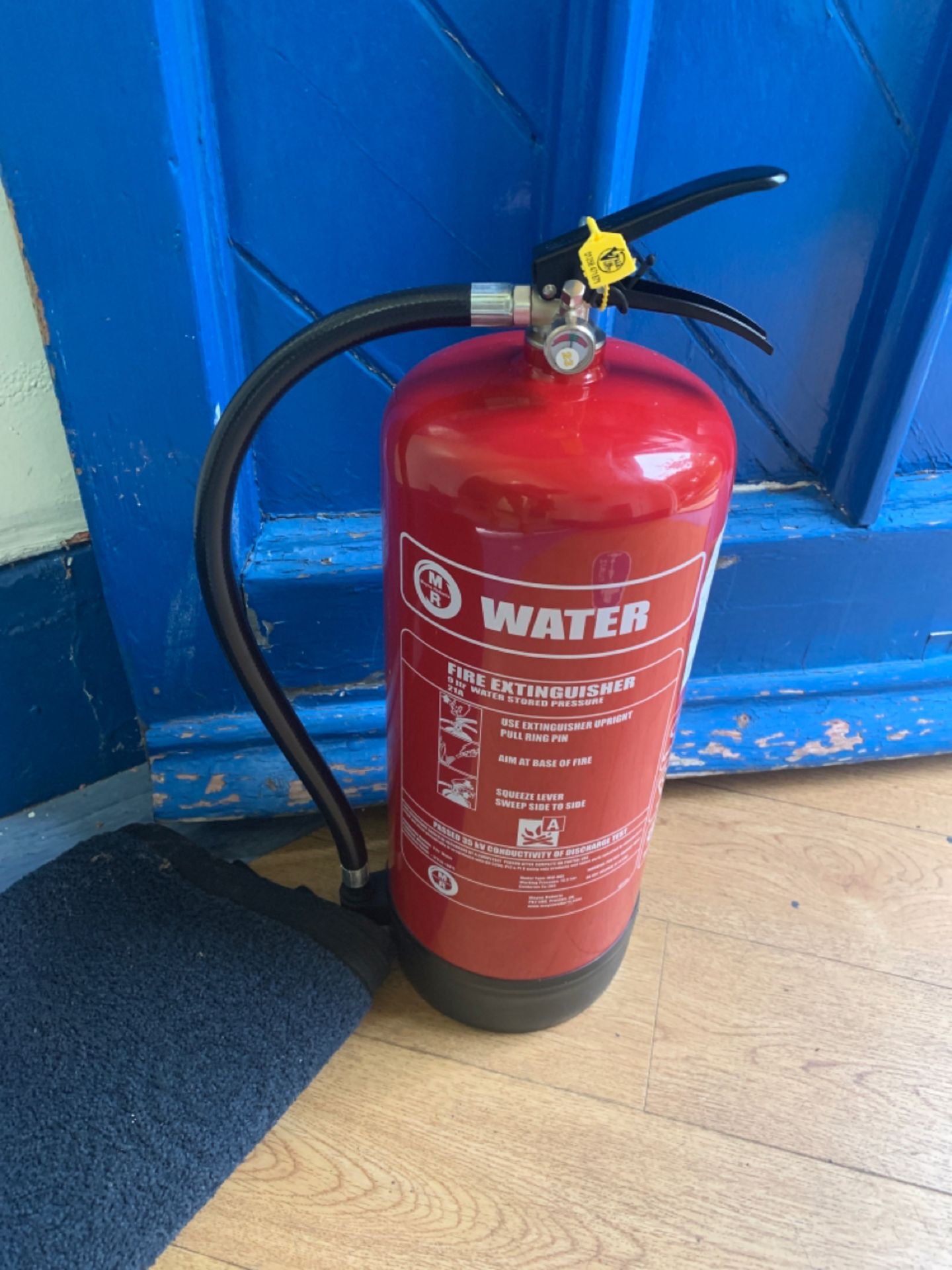 Set of 5 Fire Extinguishers - Image 2 of 4