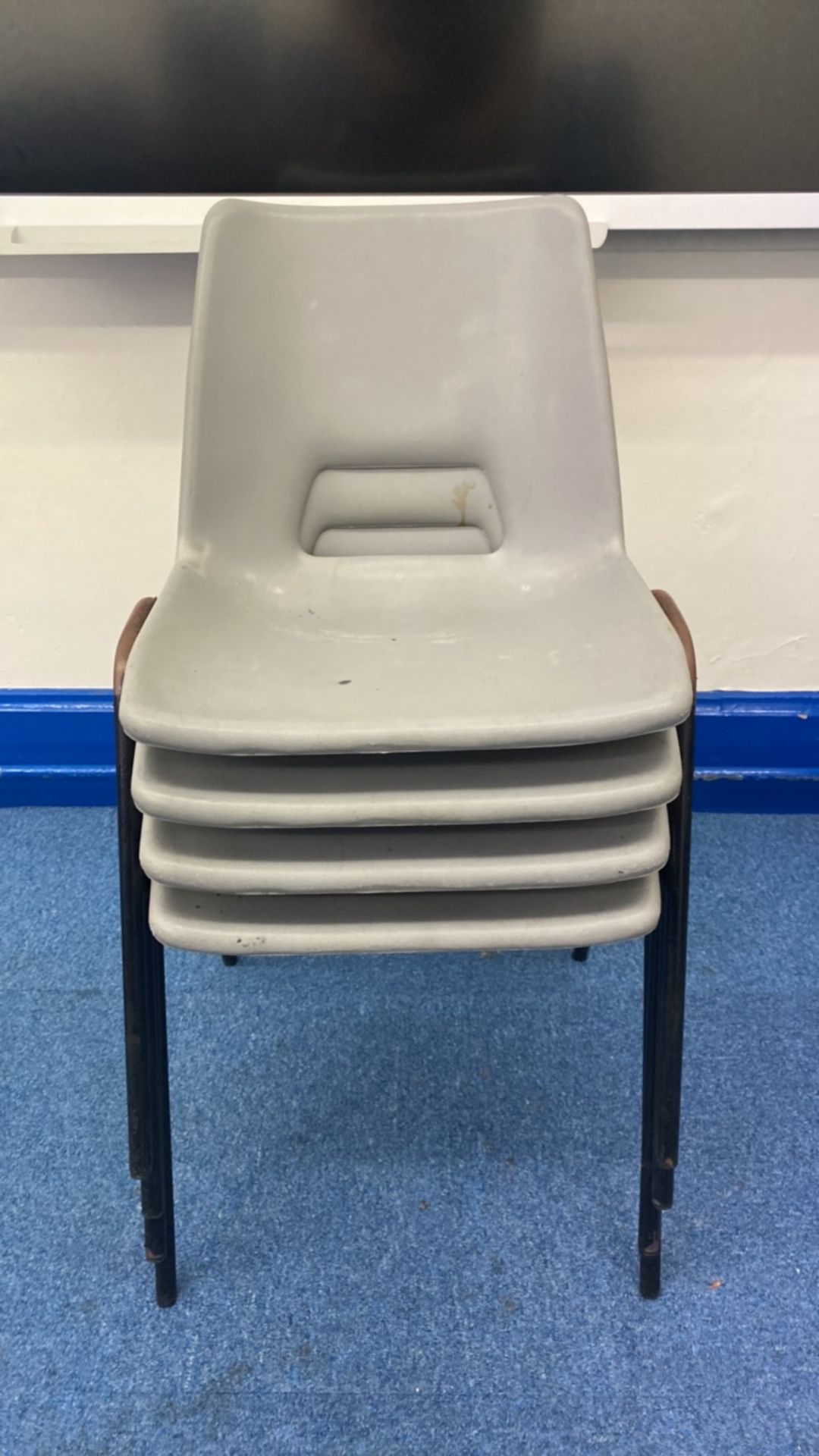 Plastic Assembly Chair X4 - Image 2 of 6