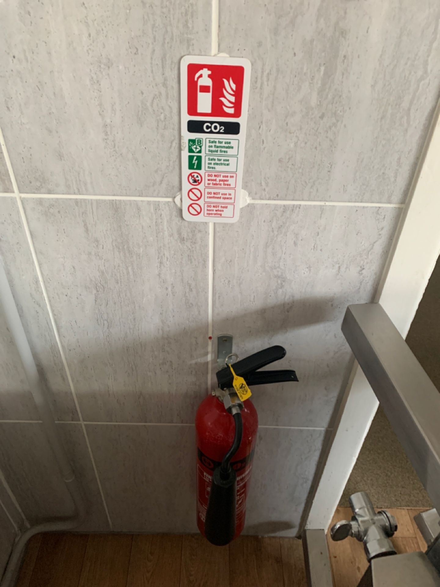 Set of 4 Fire Extinguishers - Image 2 of 3