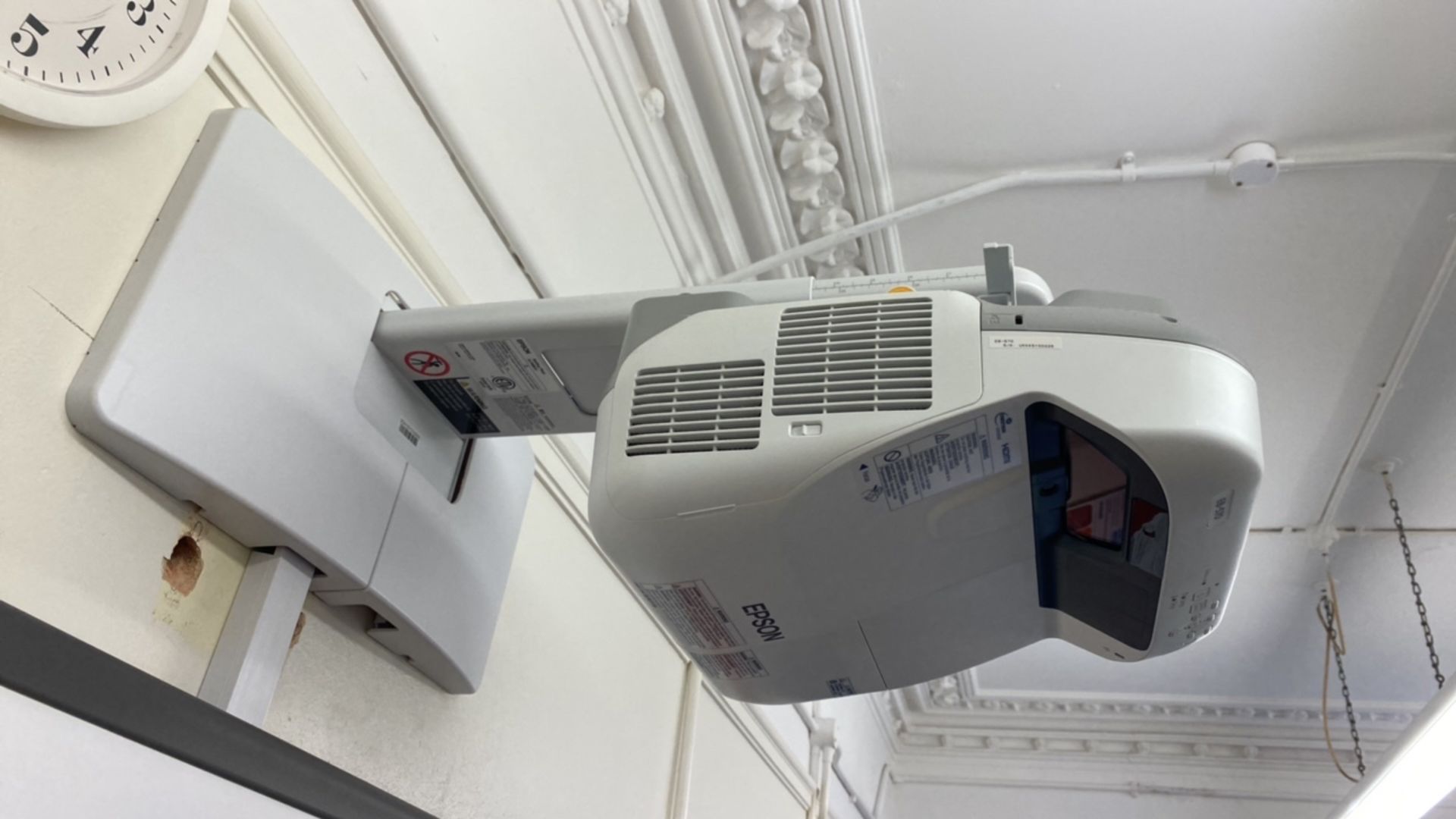 Epson EB-570 Projector - Image 3 of 10