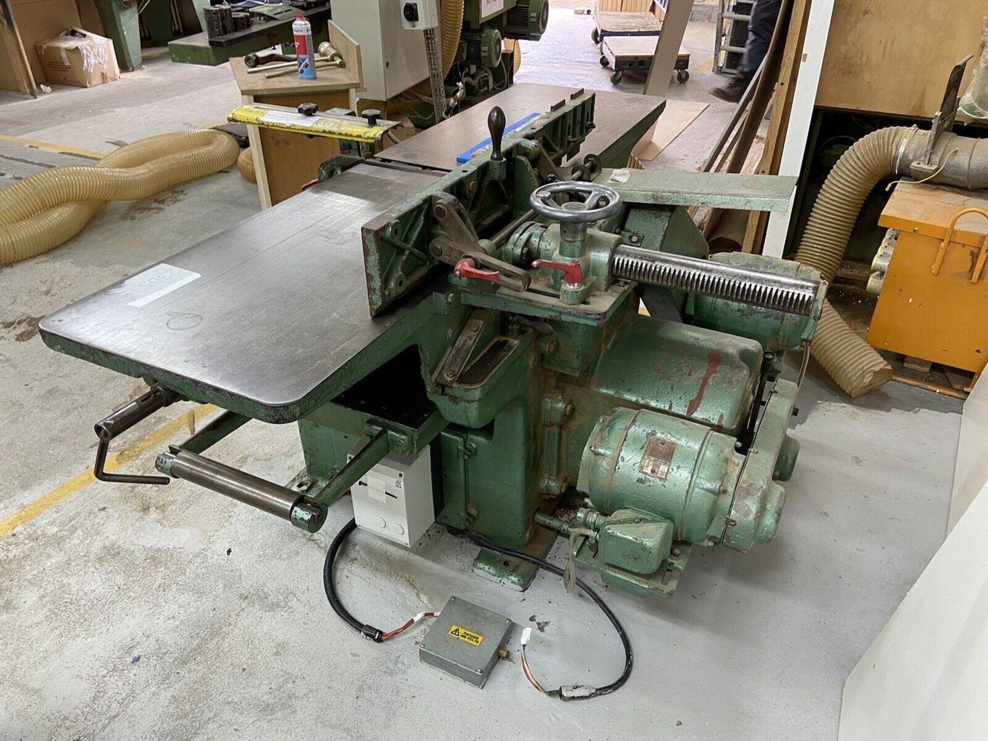 Wadkin RM 18” x 9” (460mm X 230mm) planer thicknesser DC Braked. - Image 6 of 11