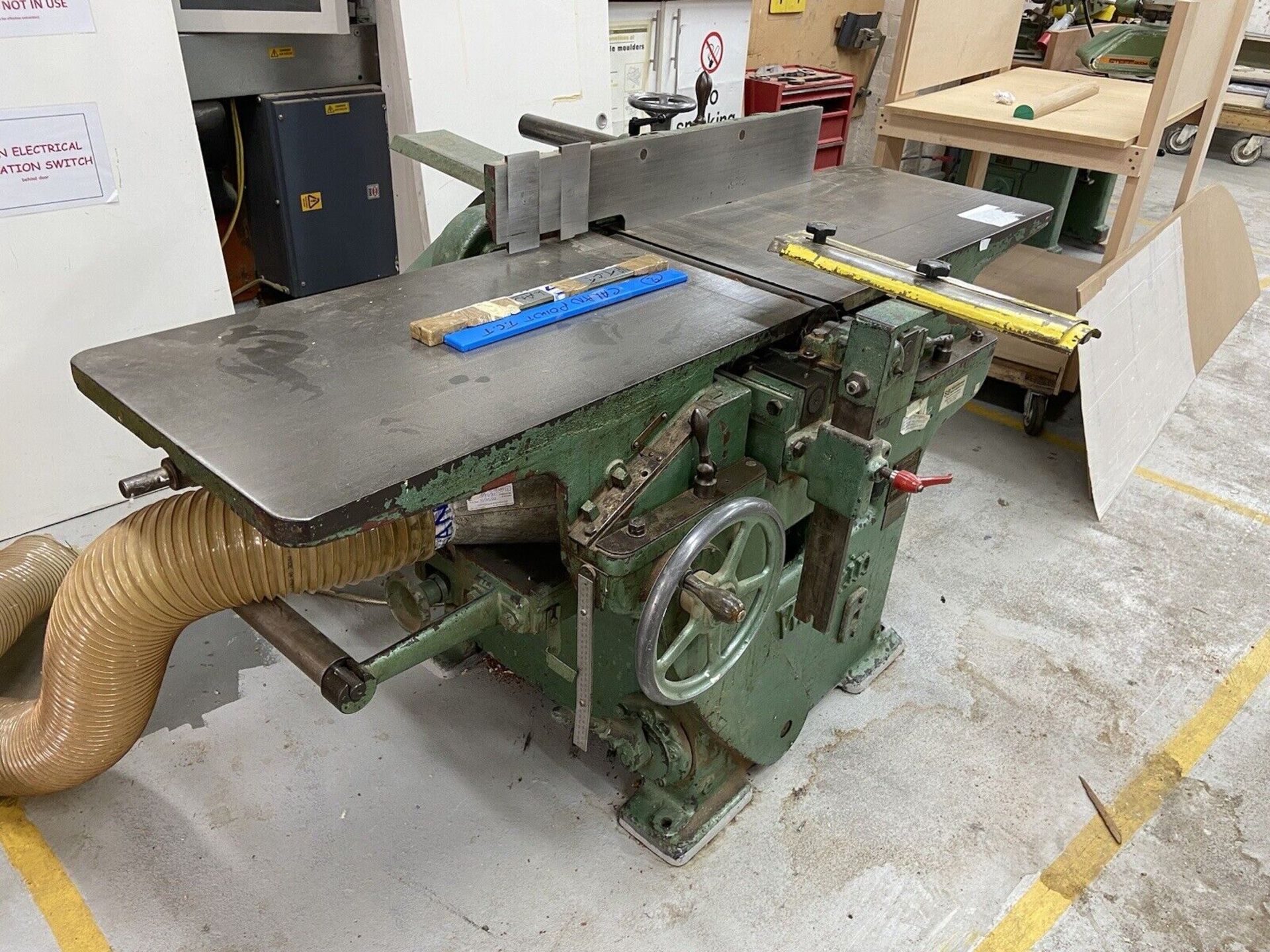 Wadkin RM 18” x 9” (460mm X 230mm) planer thicknesser DC Braked. - Image 2 of 11